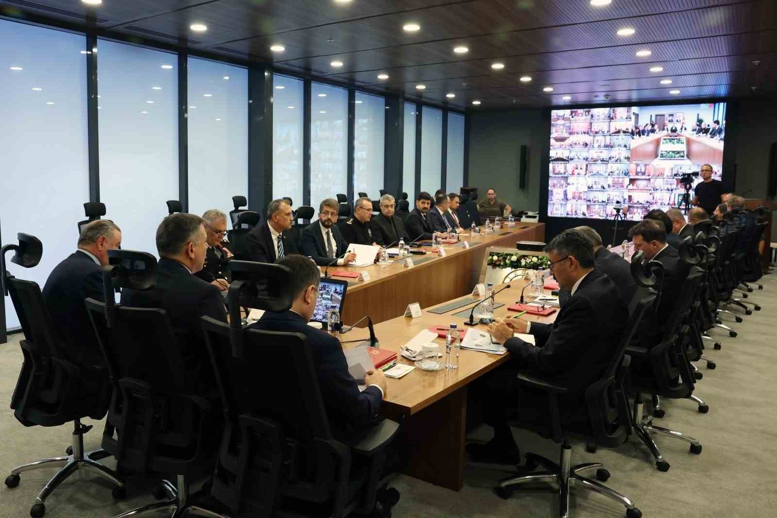 Vali Eldivan Spor Güvenliği Değerlendirme Toplantısına katıldı