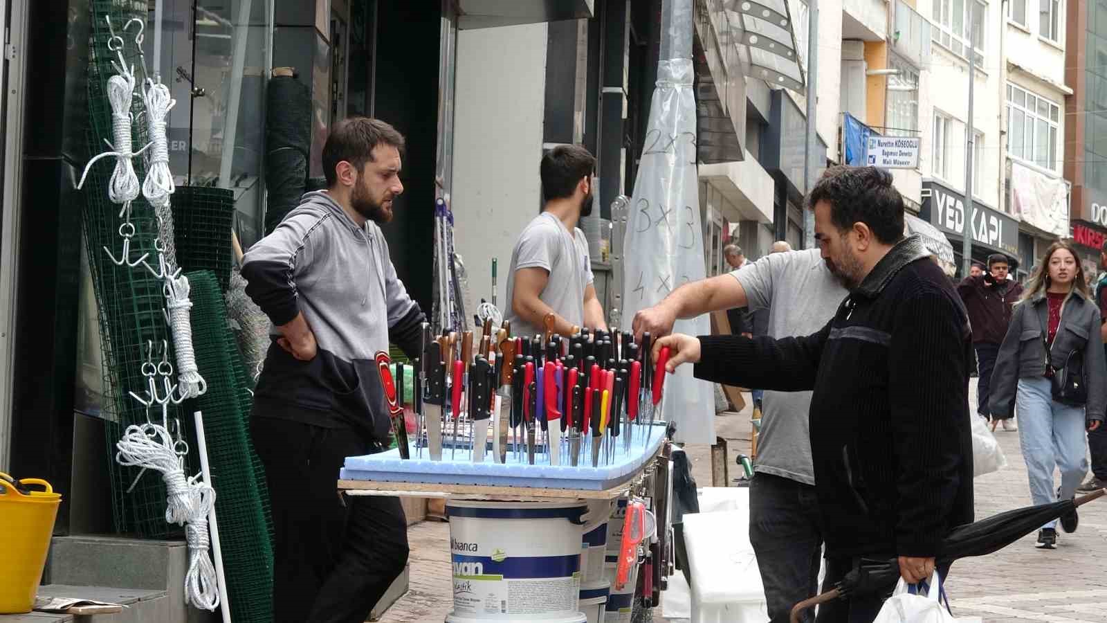 Kurban öncesi bıçakçılarda bileme yoğunluğu