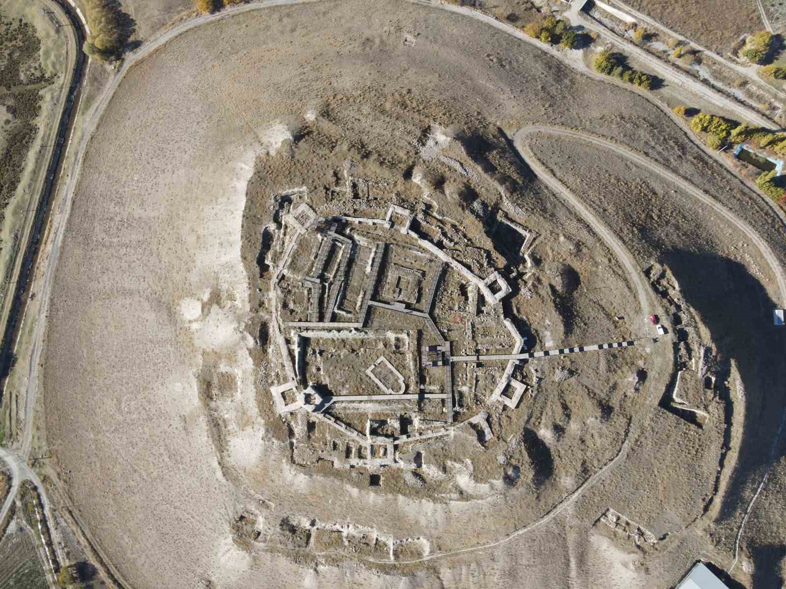 Altıntepe Kalesi, Urartu medeniyetinin izlerini yaşatıyor