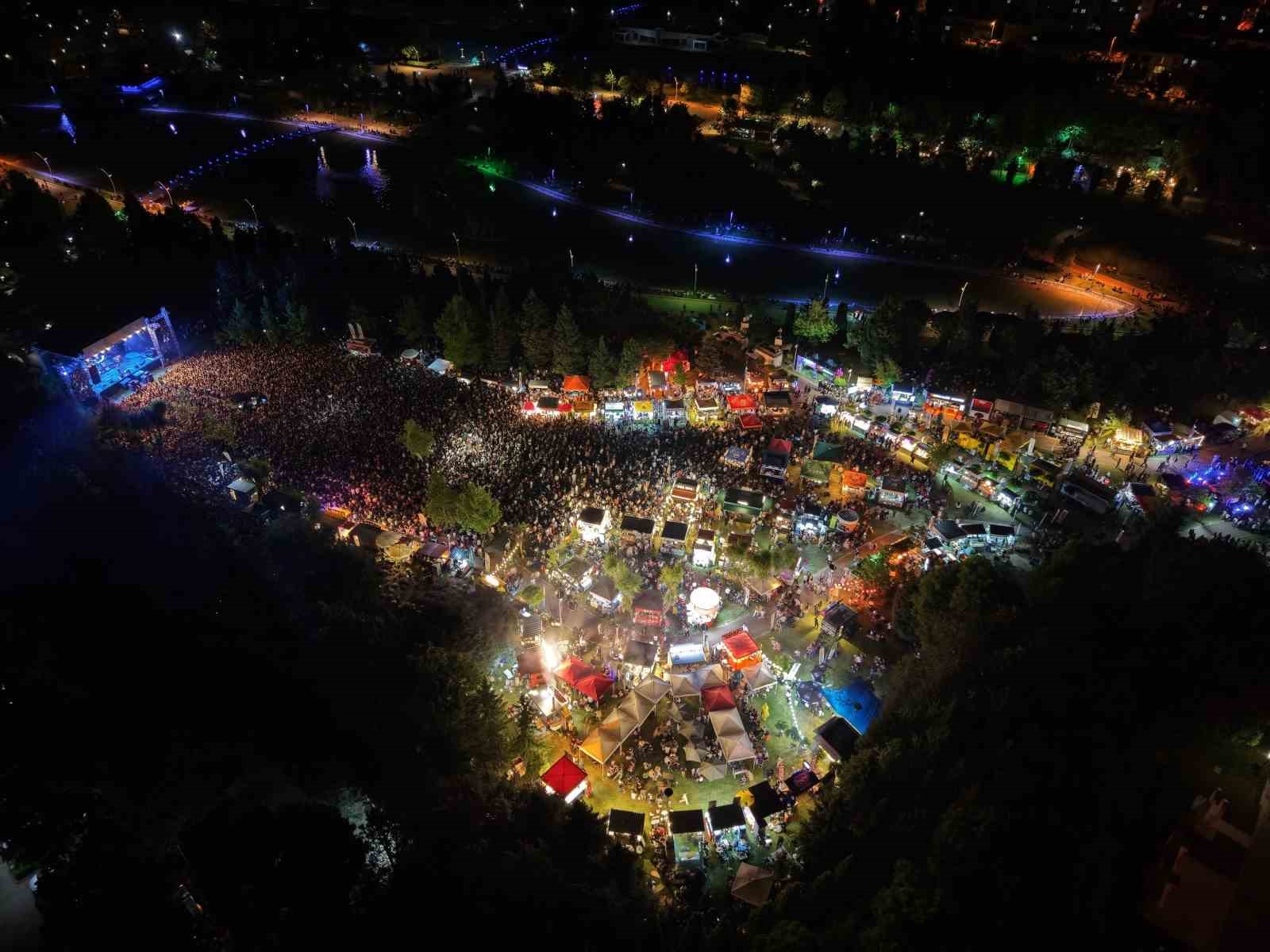 Eskişehir Gastro Fest’te 3 günde 12 sanatçı sahne alacak