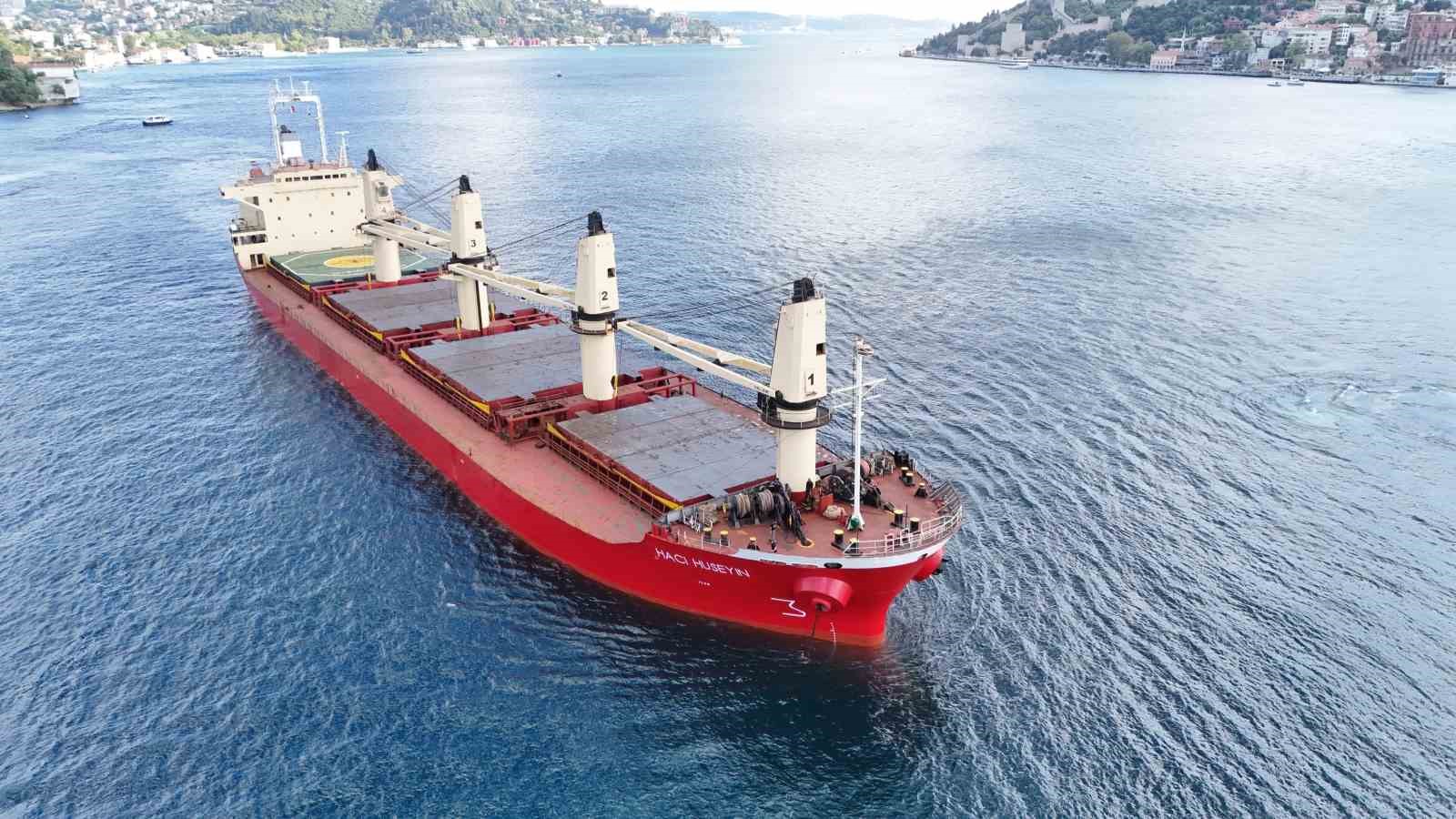 İstanbul Boğazı’nda makine arızası yapan gemi nedeniyle gemi trafiği durduruldu
