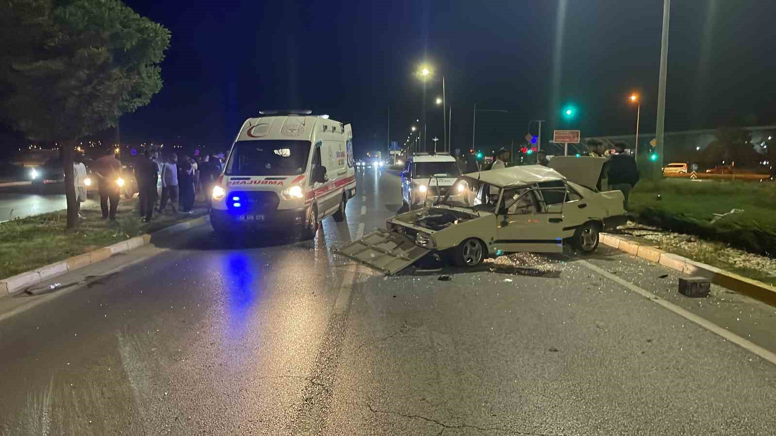Sivas&rsquo;ta Fiat Tofaş otomobil takla attı: 1&rsquo;i ağır 3 yaralı