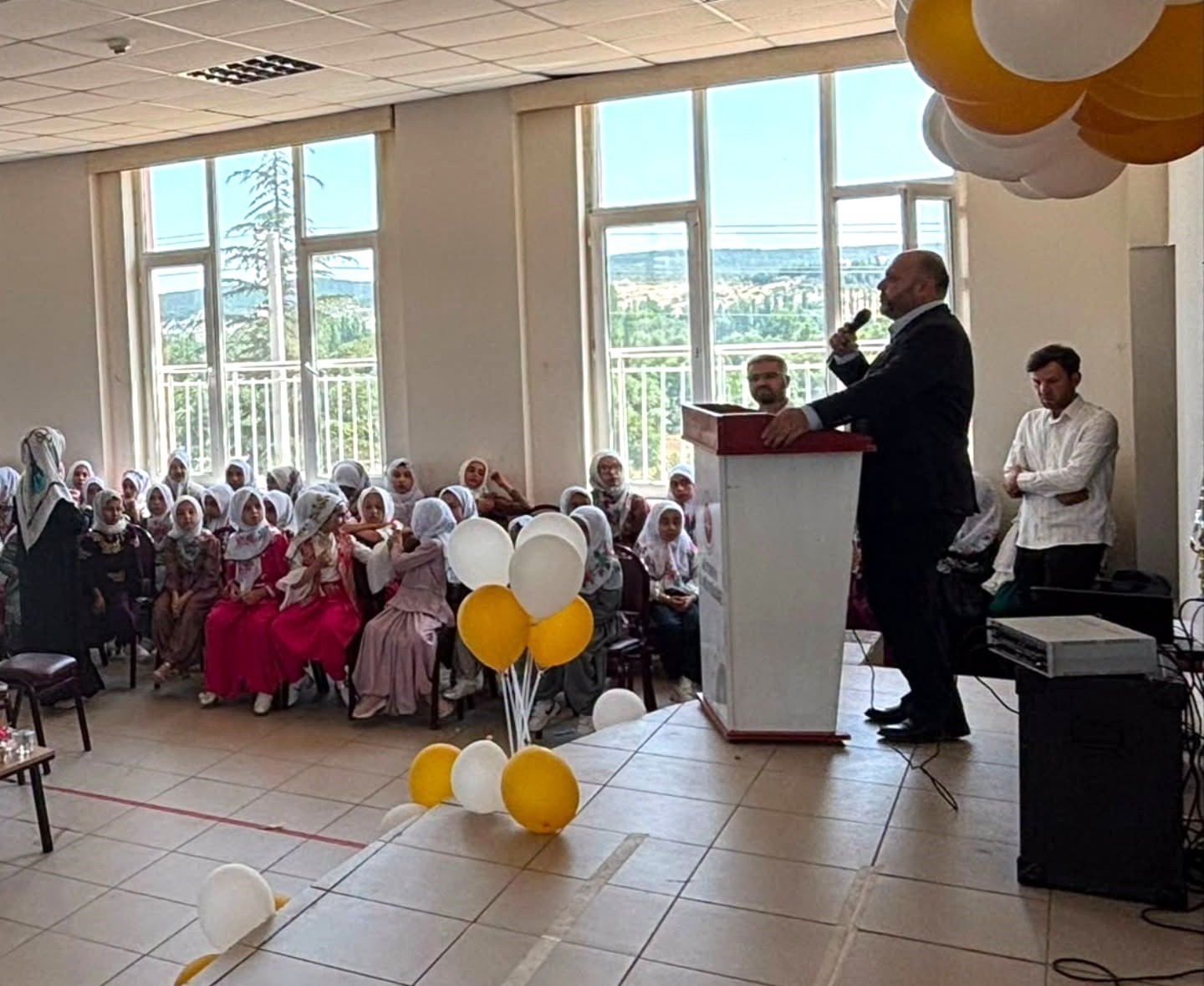 K&uuml;tahya İl M&uuml;ft&uuml;s&uuml; Dr. İrfan A&ccedil;ık&rsquo;tan Yaz Kur&rsquo;an Kursları&rsquo;na ziyaret