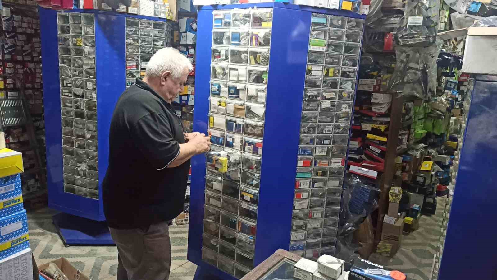 12 yaşında girdiği sanayide 45 yıl devirip 20&rsquo;den fazla usta yetiştirdi