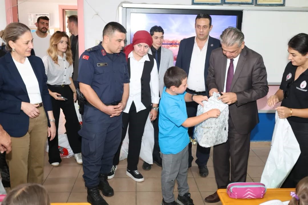 Nazilli Kaymakamı Kan öğrenciler ve öğretmenlerle bir araya geldi