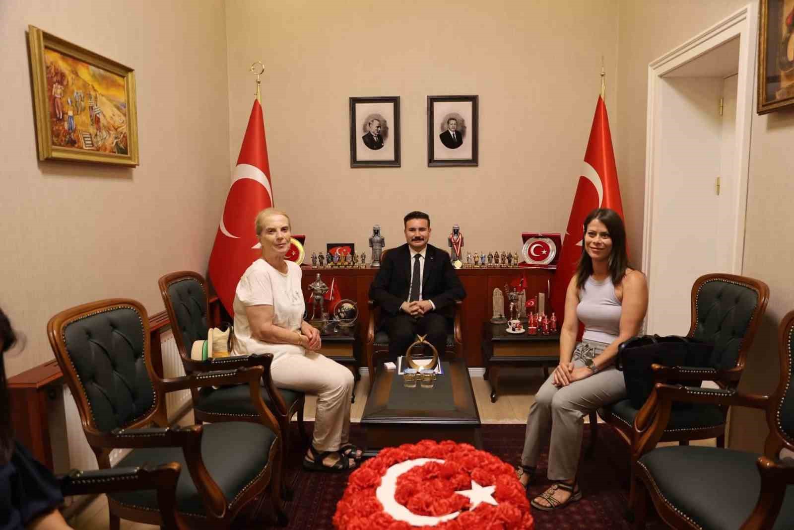 Gökçeada Kaymakamı Acar vatandaşlarla bir araya geldi