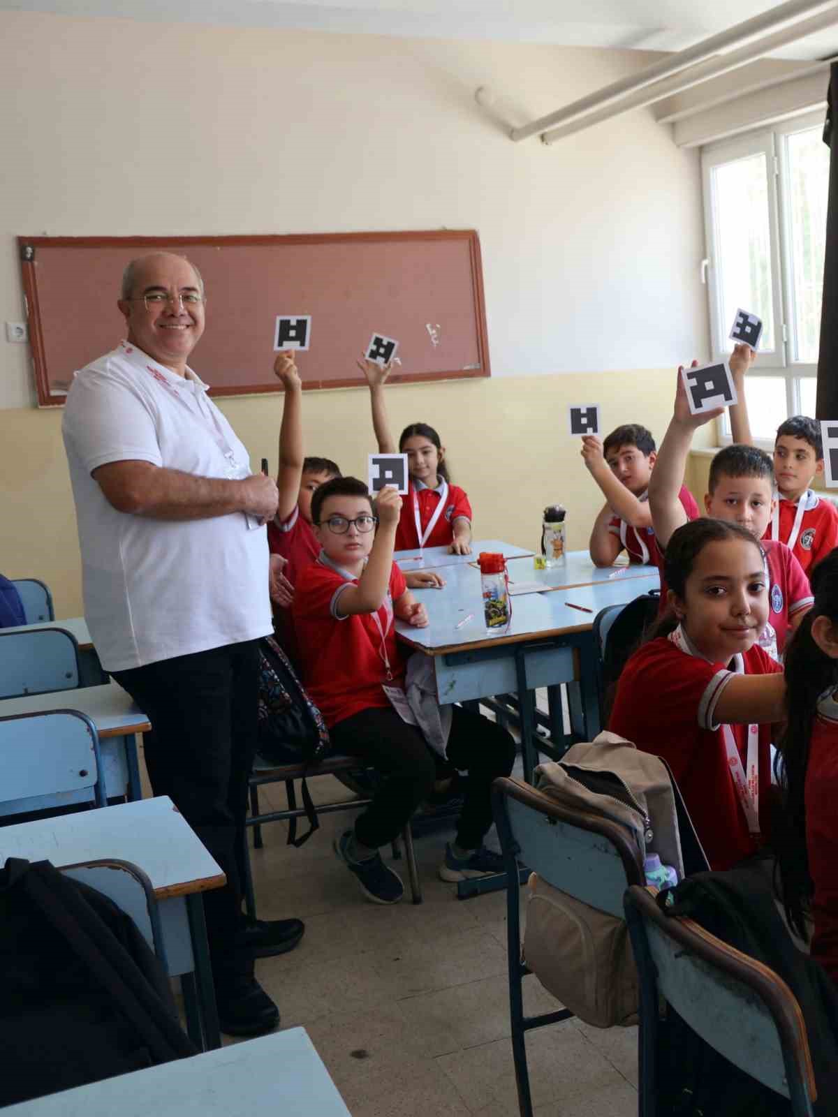 Efeler’de köy okullarındaki öğrenciler dijital dünyayla buluşacak