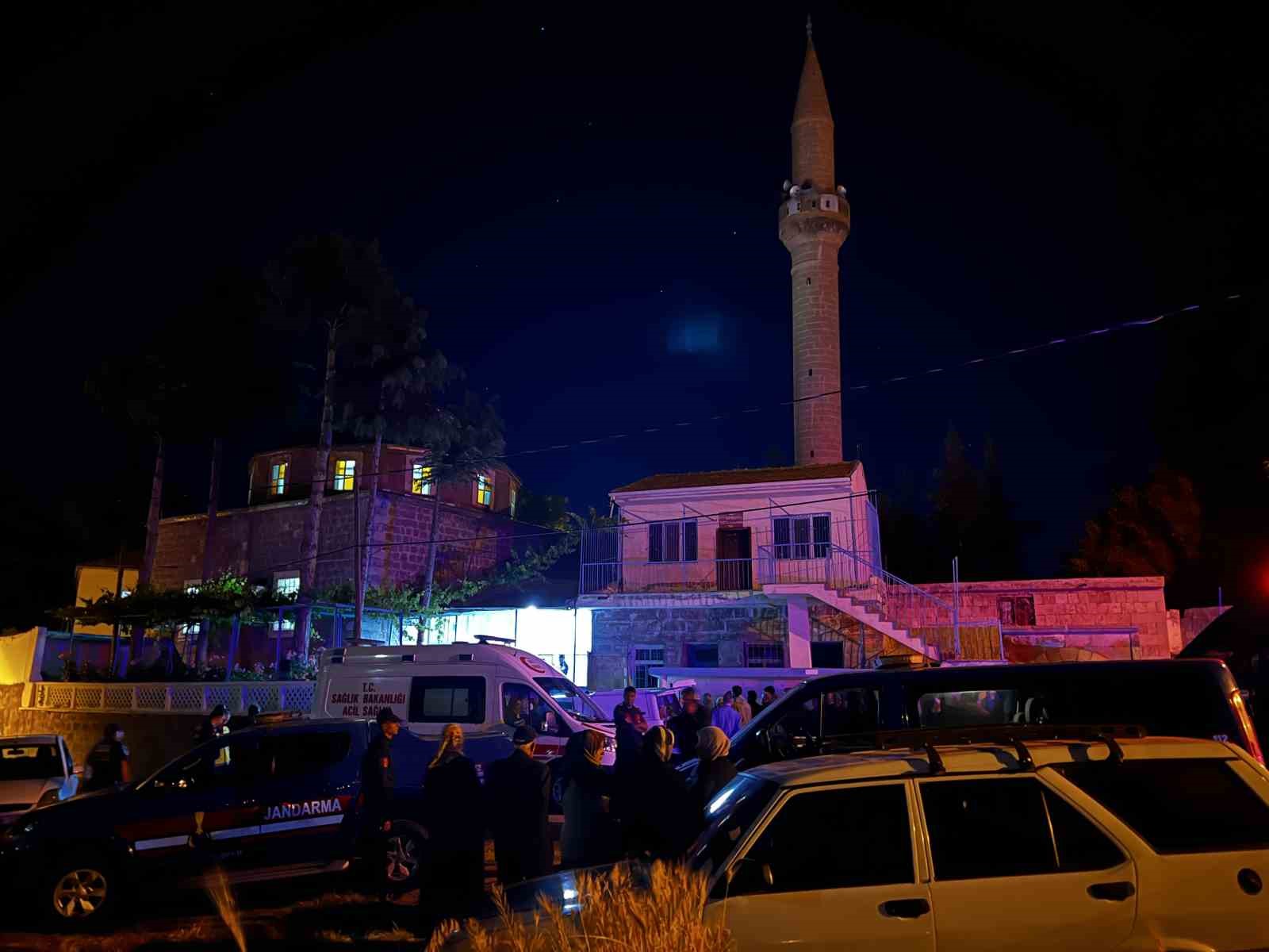 Kayseri&rsquo;de cami cemaatine bı&ccedil;aklı saldırı: 2 &ouml;l&uuml;