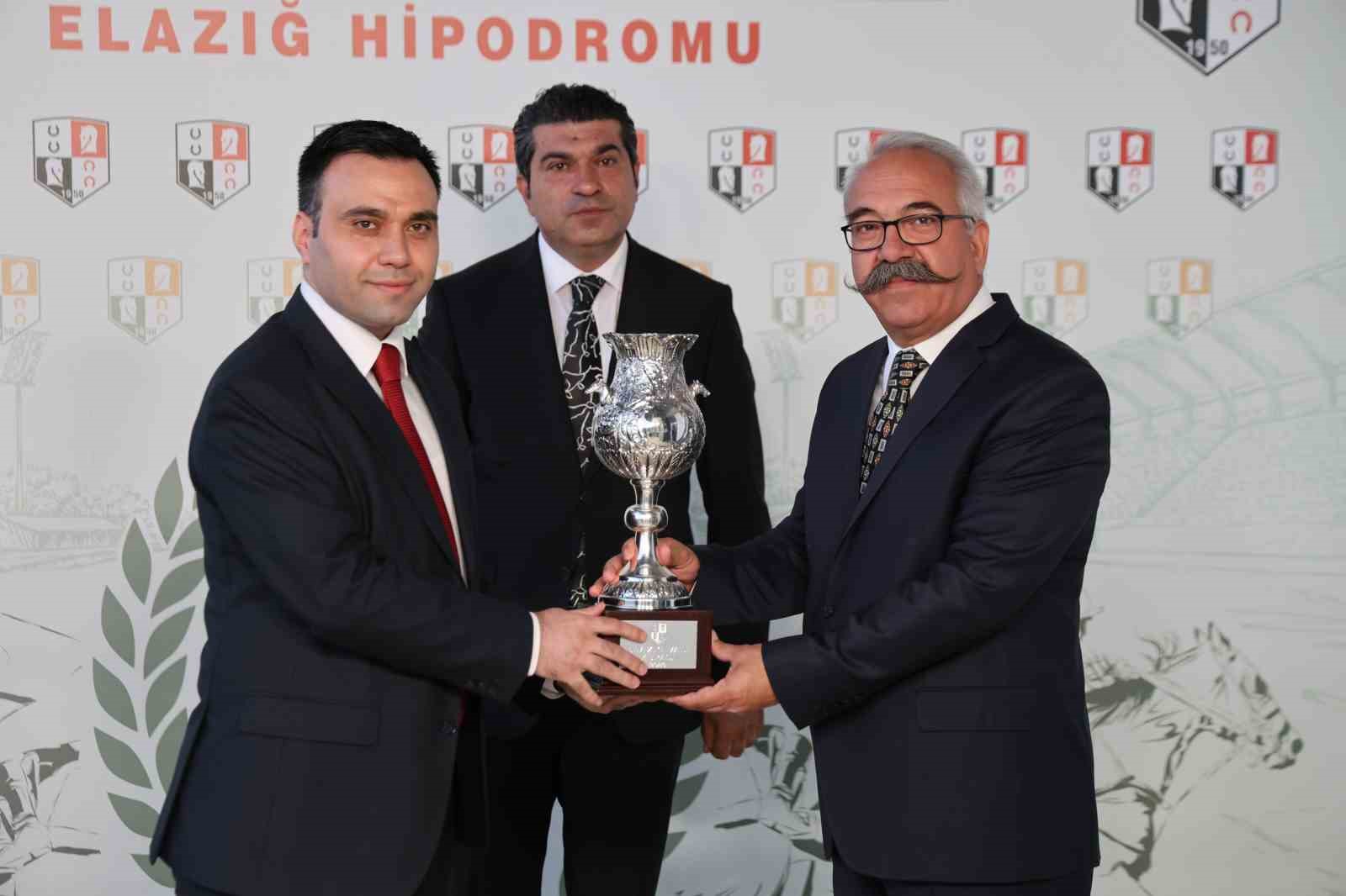 Valilik koşusunda zafer Nesib’in