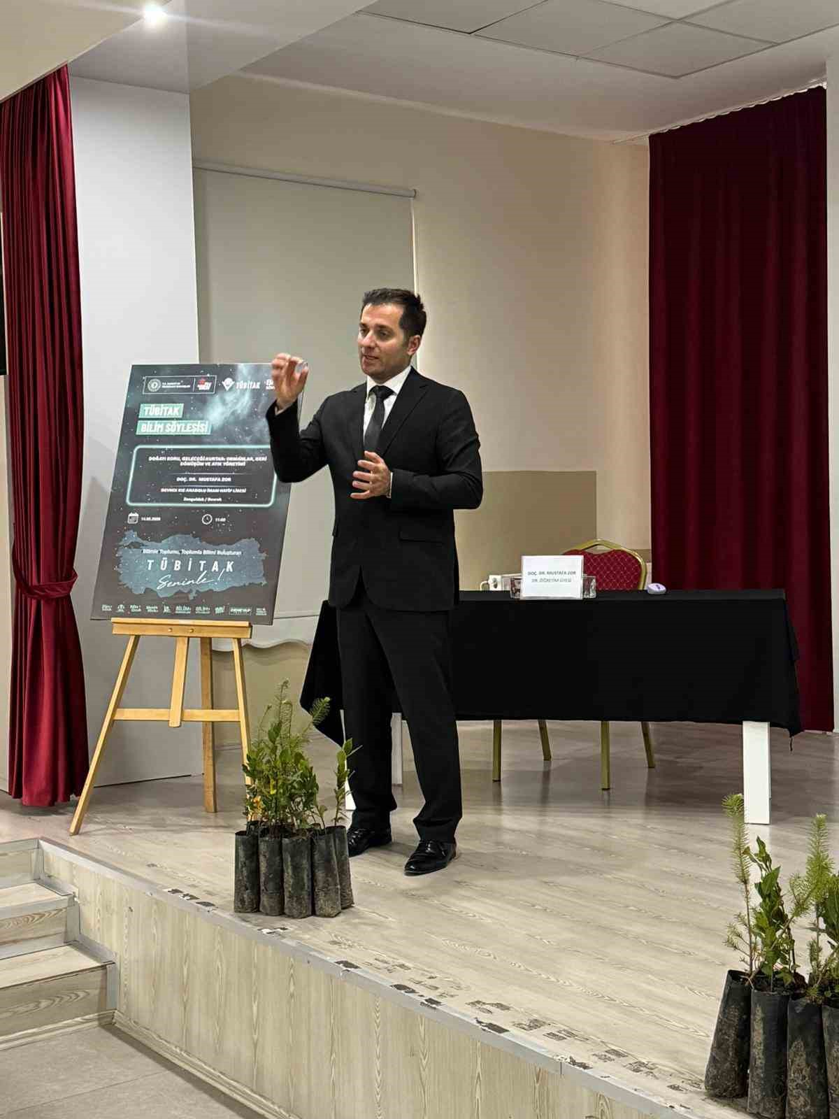 İmam Hatip kız &ouml;ğrenci okulunda &ouml;ğrencilere y&ouml;nelik s&ouml;yleşi