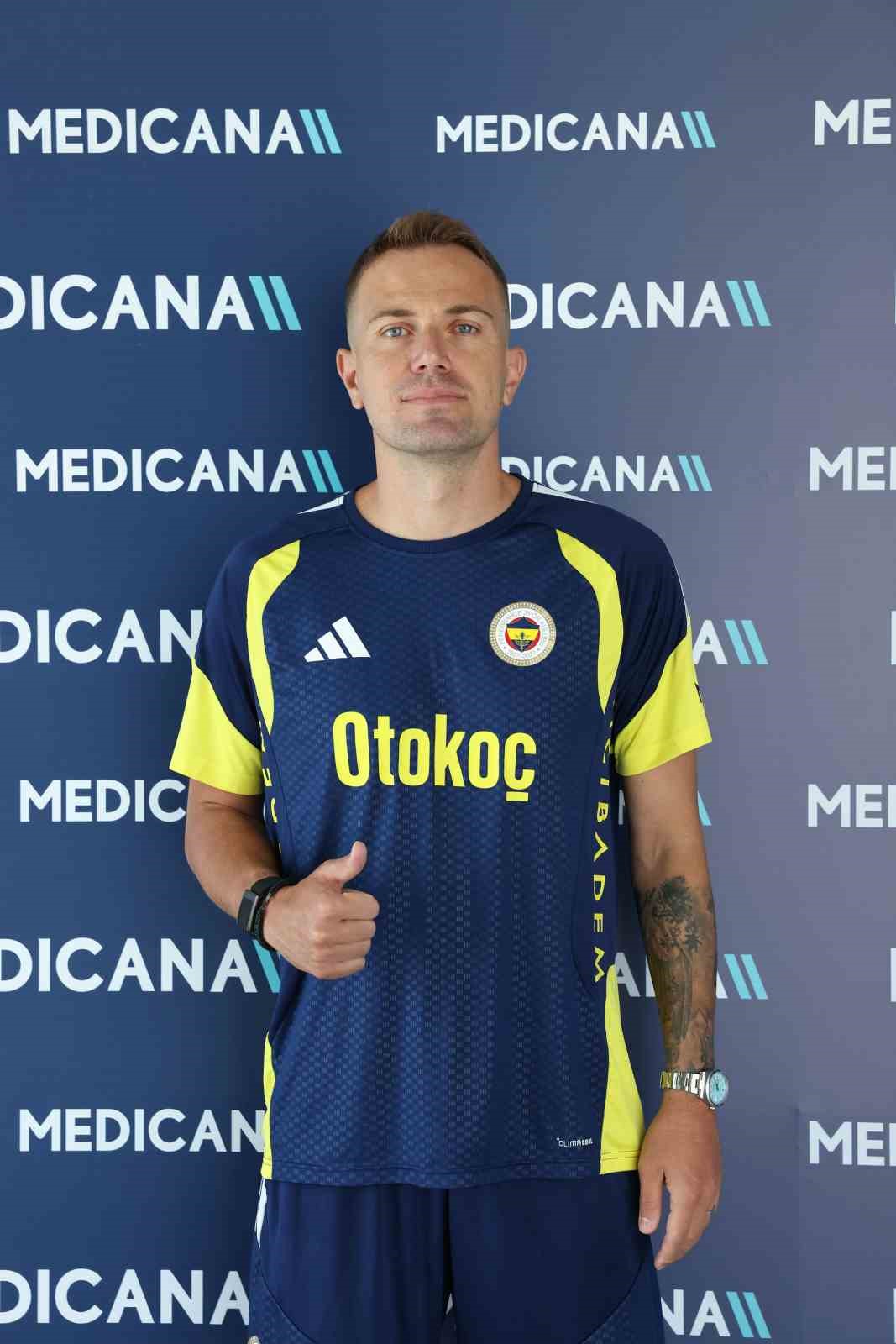 Fenerbahçe’de milli futbolcular sağlık kontrolünden geçti