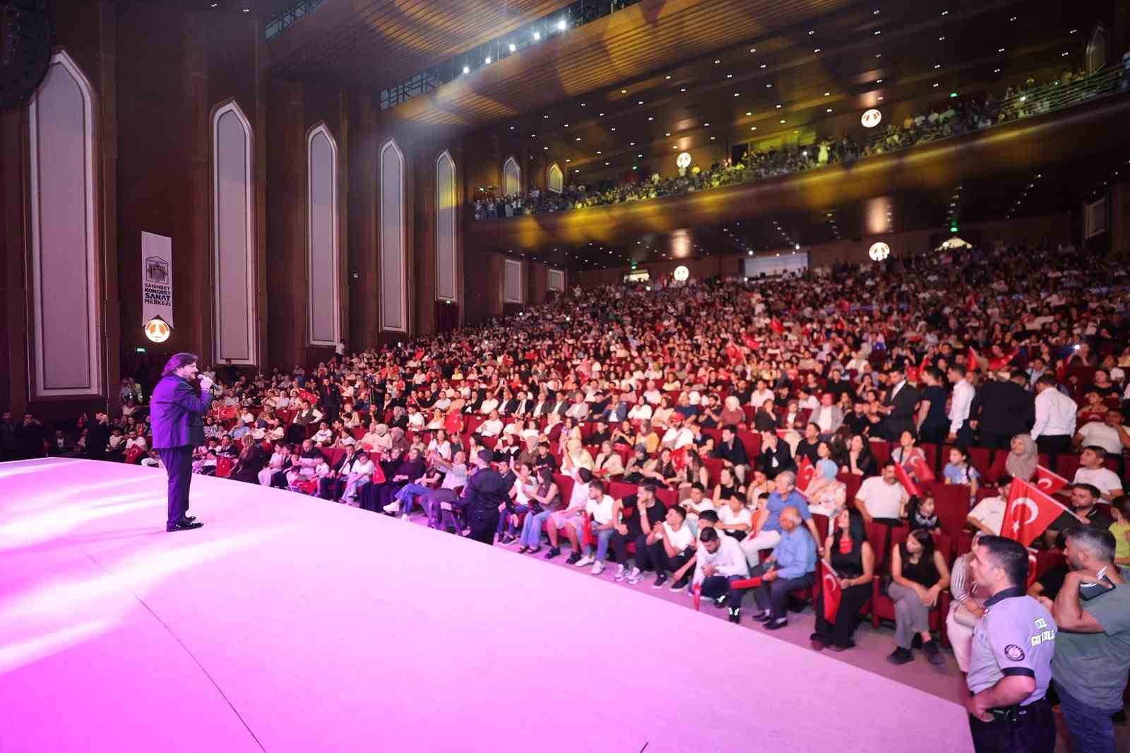 Şahinbey Belediyesi, Ahmet Şafak&rsquo;ı Gazianteplilerle buluşturdu