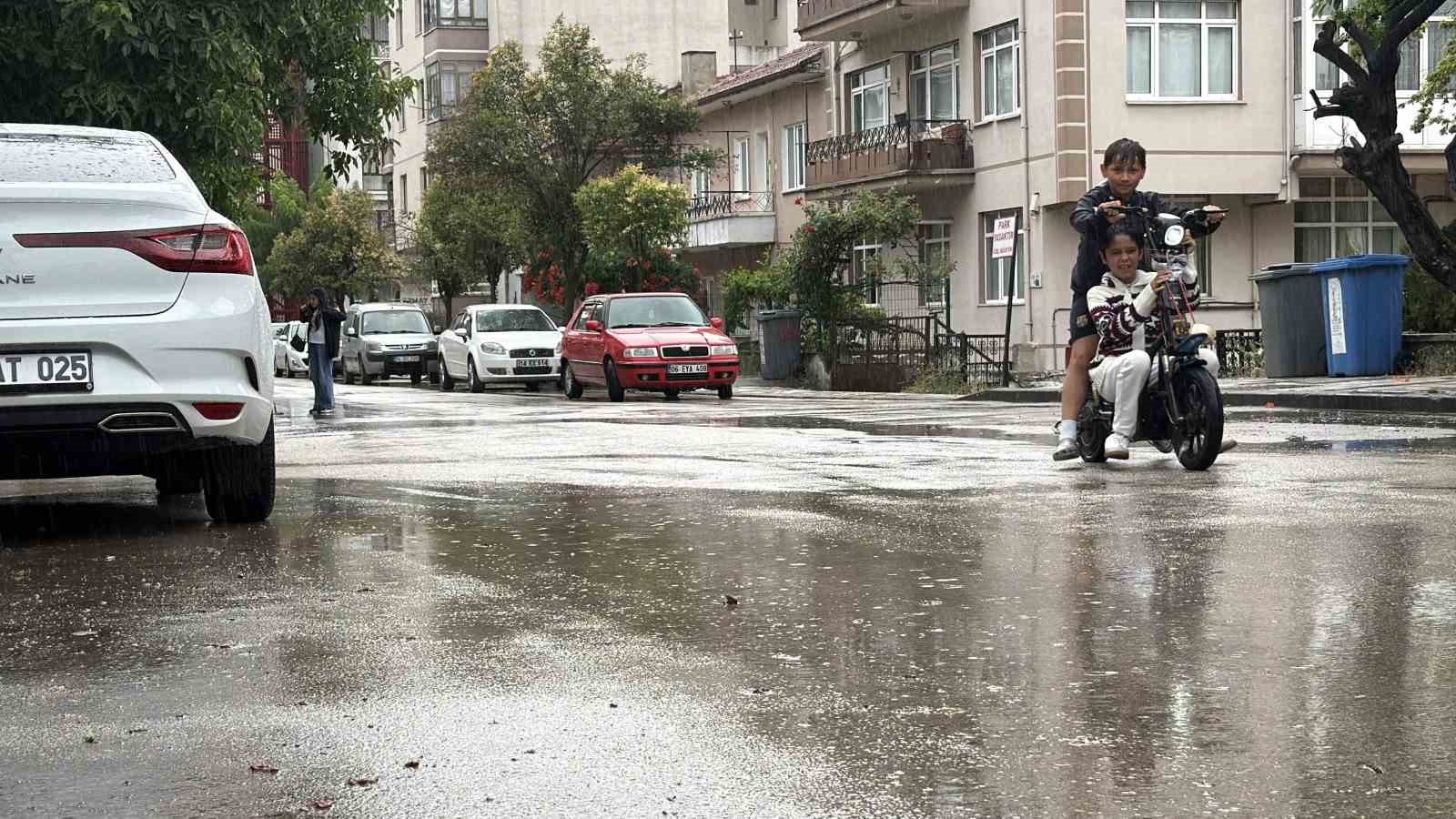 Bolu&rsquo;da sağanak etkili oldu