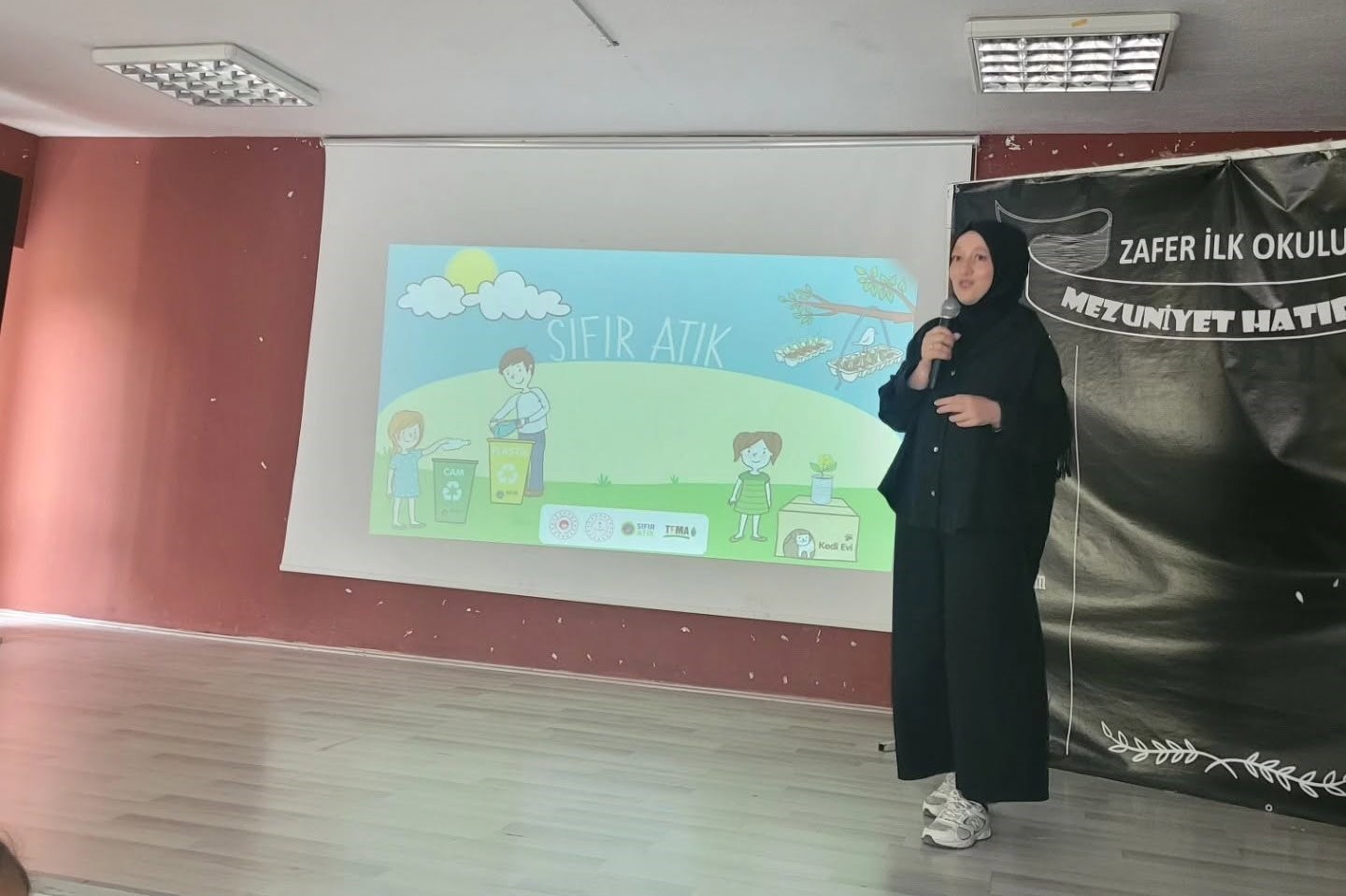 Altıntaş Zafer İlkokulu’nda çevre ve iklim bilinci eğitimi
