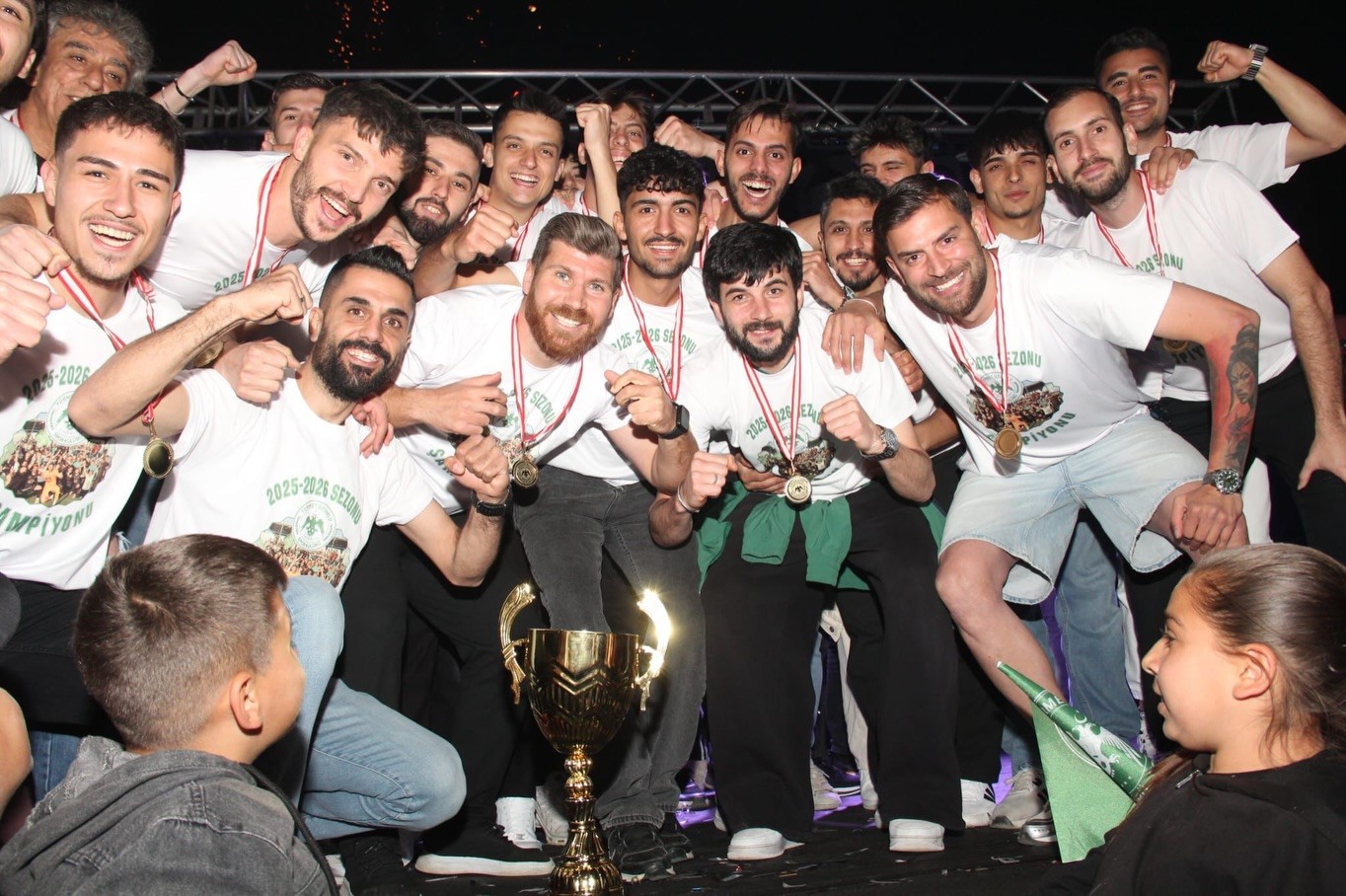 BAL’a yükselen Üzümlüspor’da şampiyonluk coşkusu