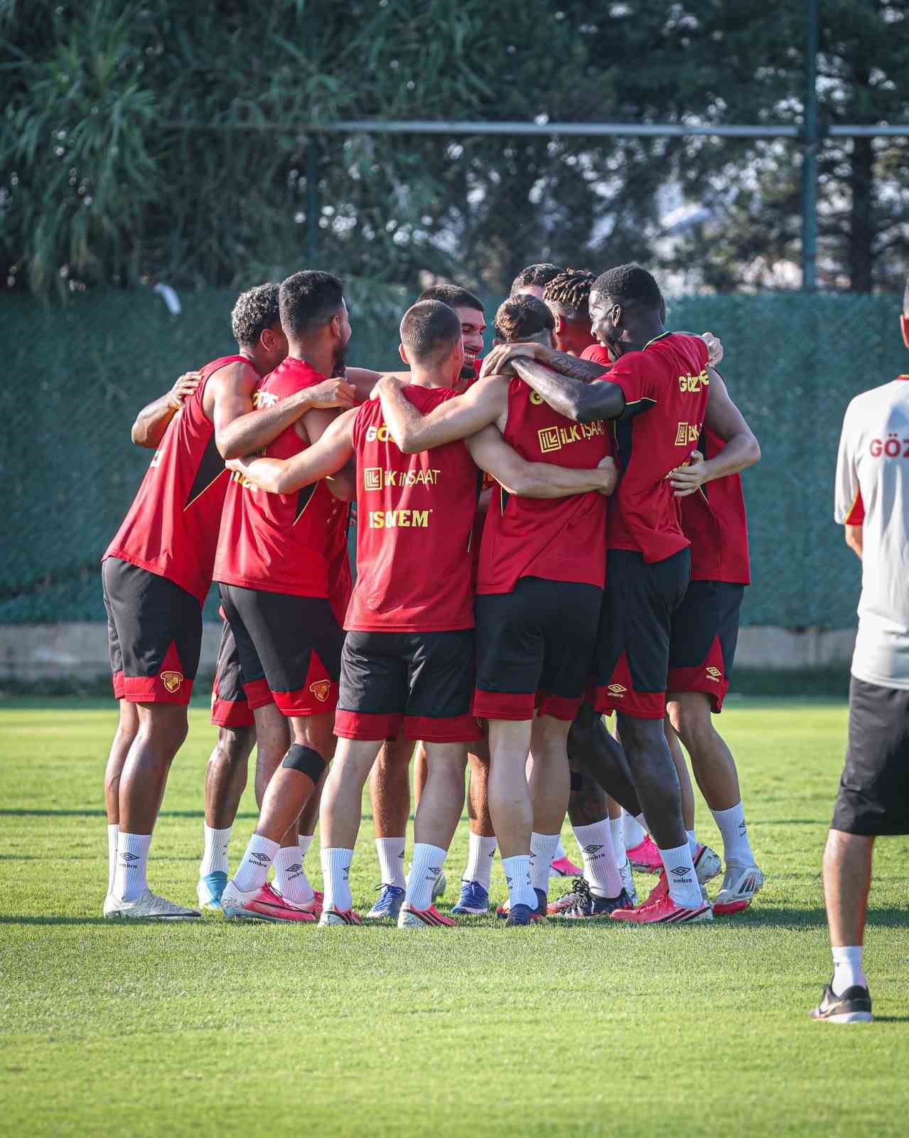 Göztepe, hazırlık maçlarında savunmasıyla dikkat çekti