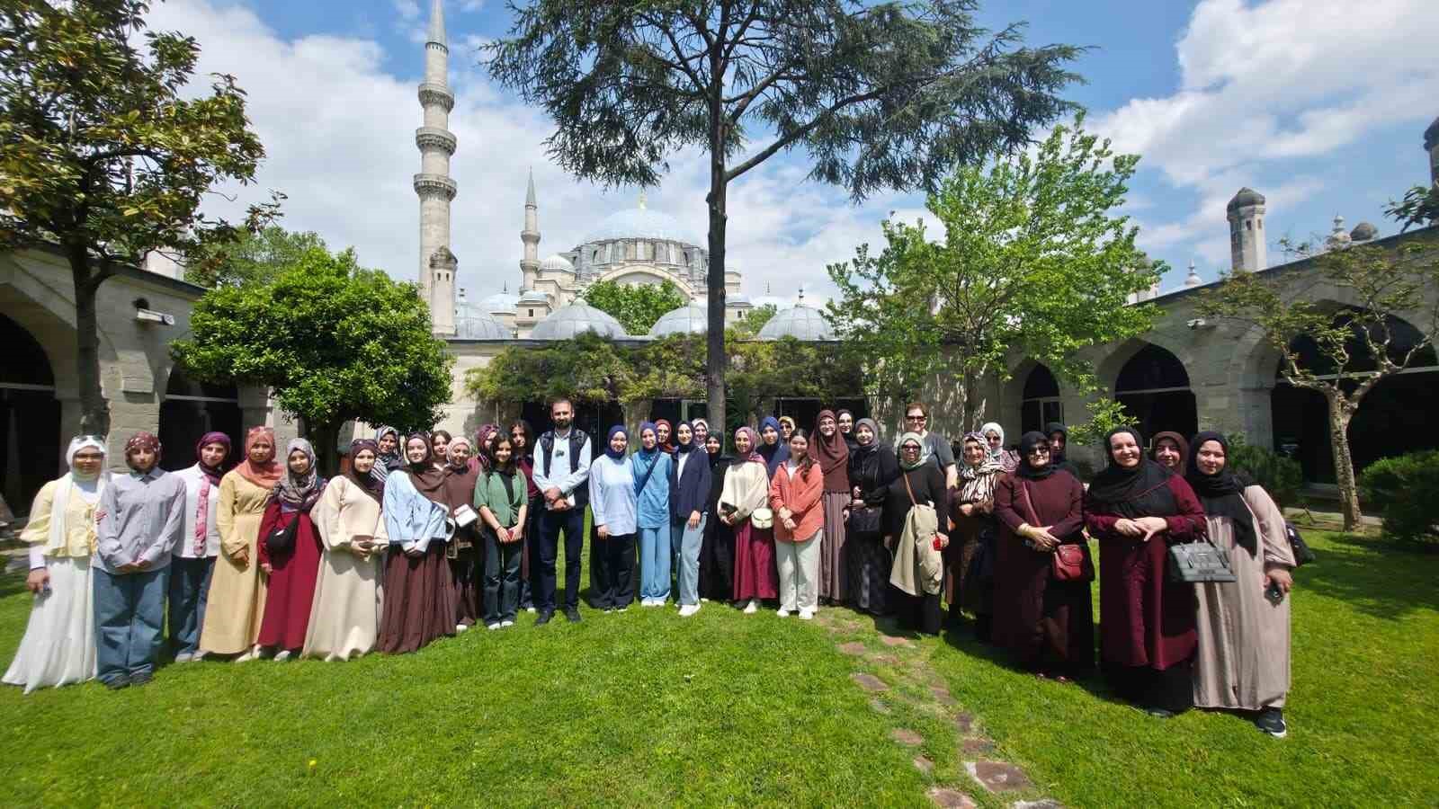 Kitapların izinde kültür yolculuğu