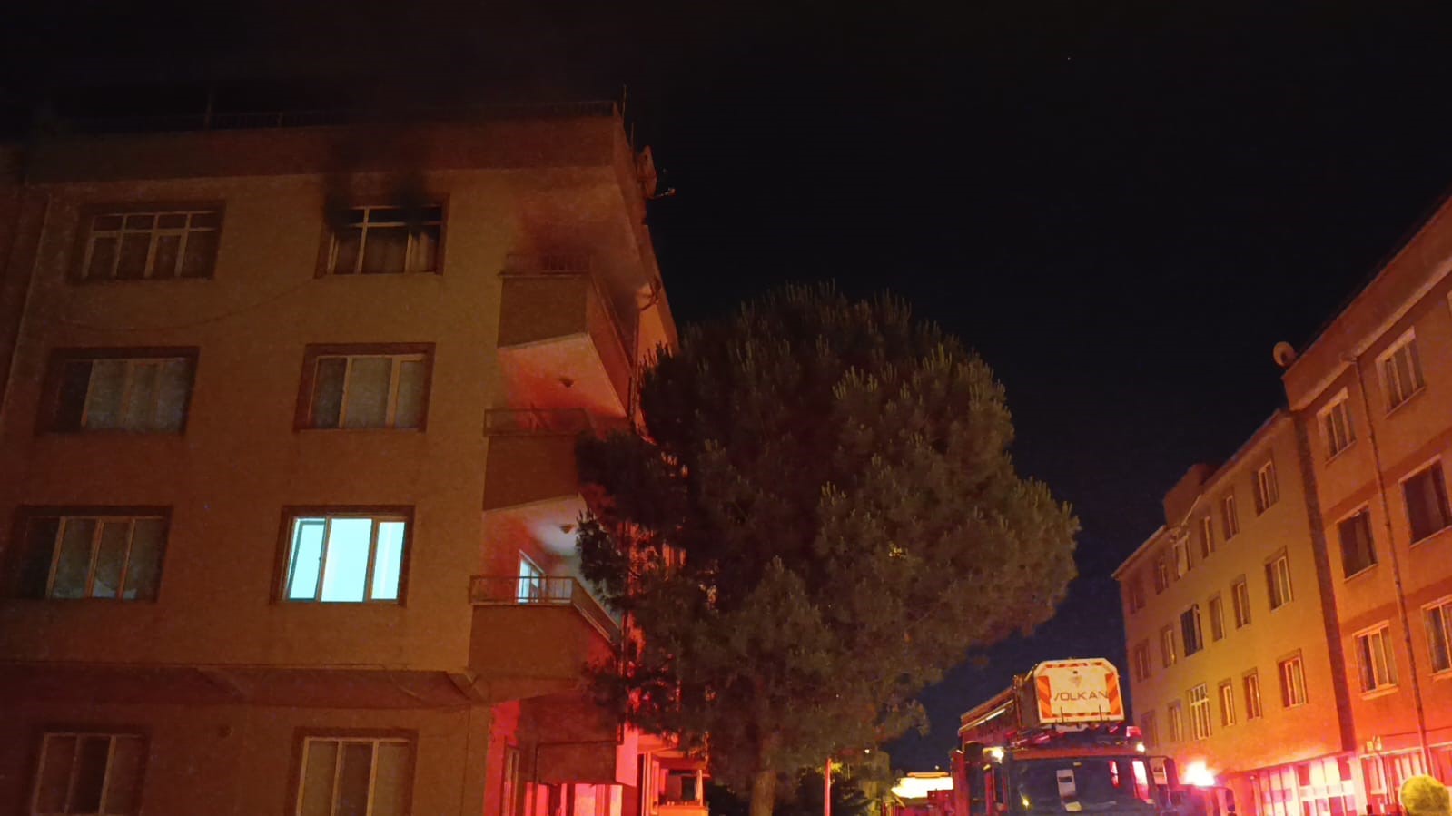 Bursa’da apartman dairesinde çıkan yangın paniğe neden oldu