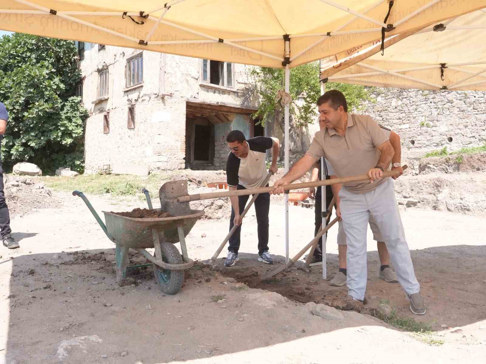 Konuralp Antik Tiyatro restorasyona hazırlanıyor