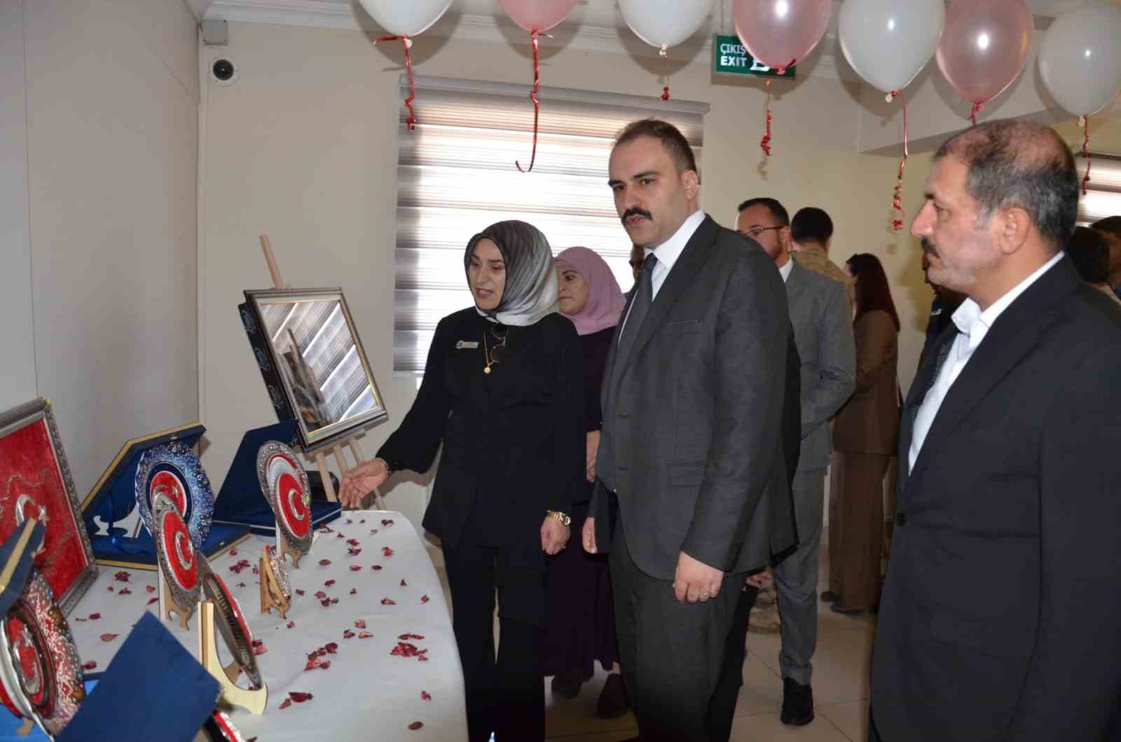 Tercan&rsquo;da Hayat Boyu &Ouml;ğrenme Haftası Sergisi a&ccedil;ıldı