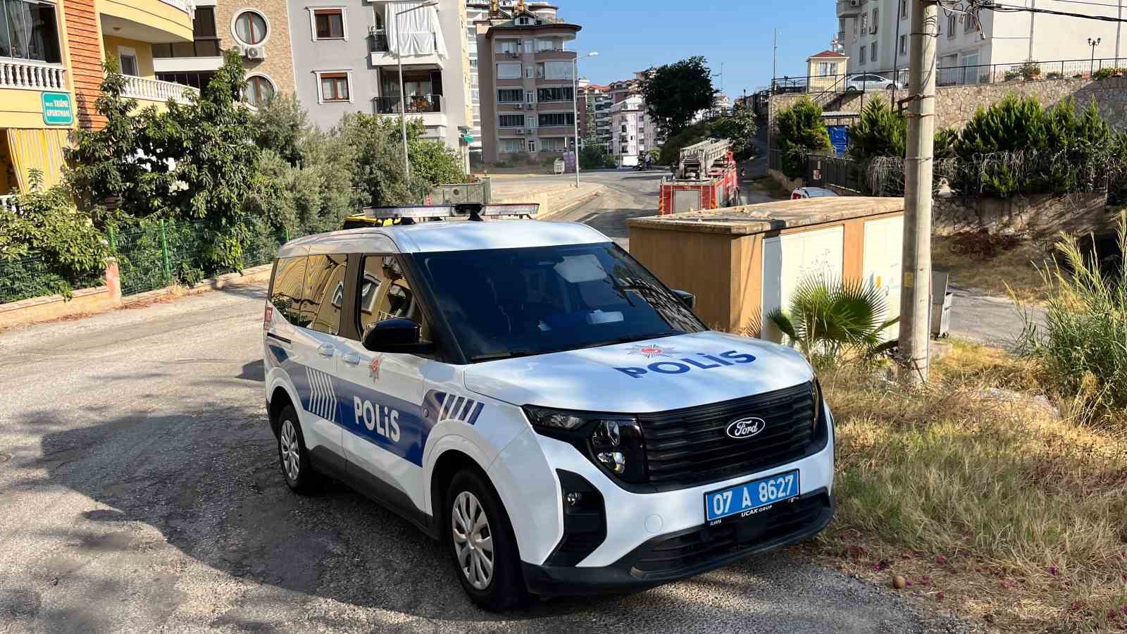 Alanya&rsquo;da daireden gelen duman ekipleri alarma ge&ccedil;irdi
