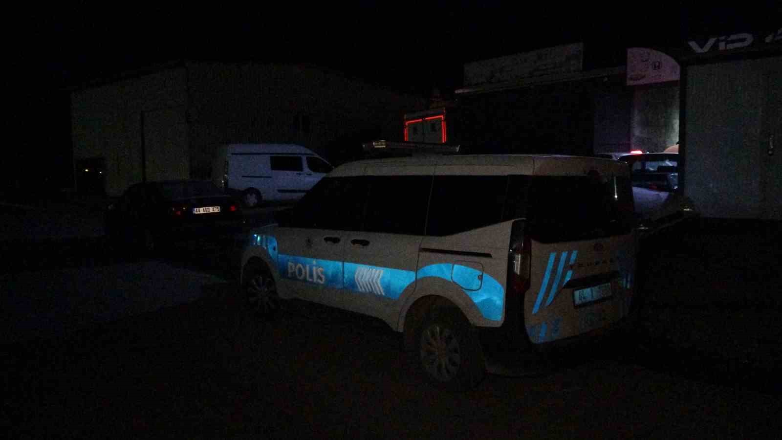 İş yerinde iki arkadaş arasında silahlı kavga: 1 yaralı
