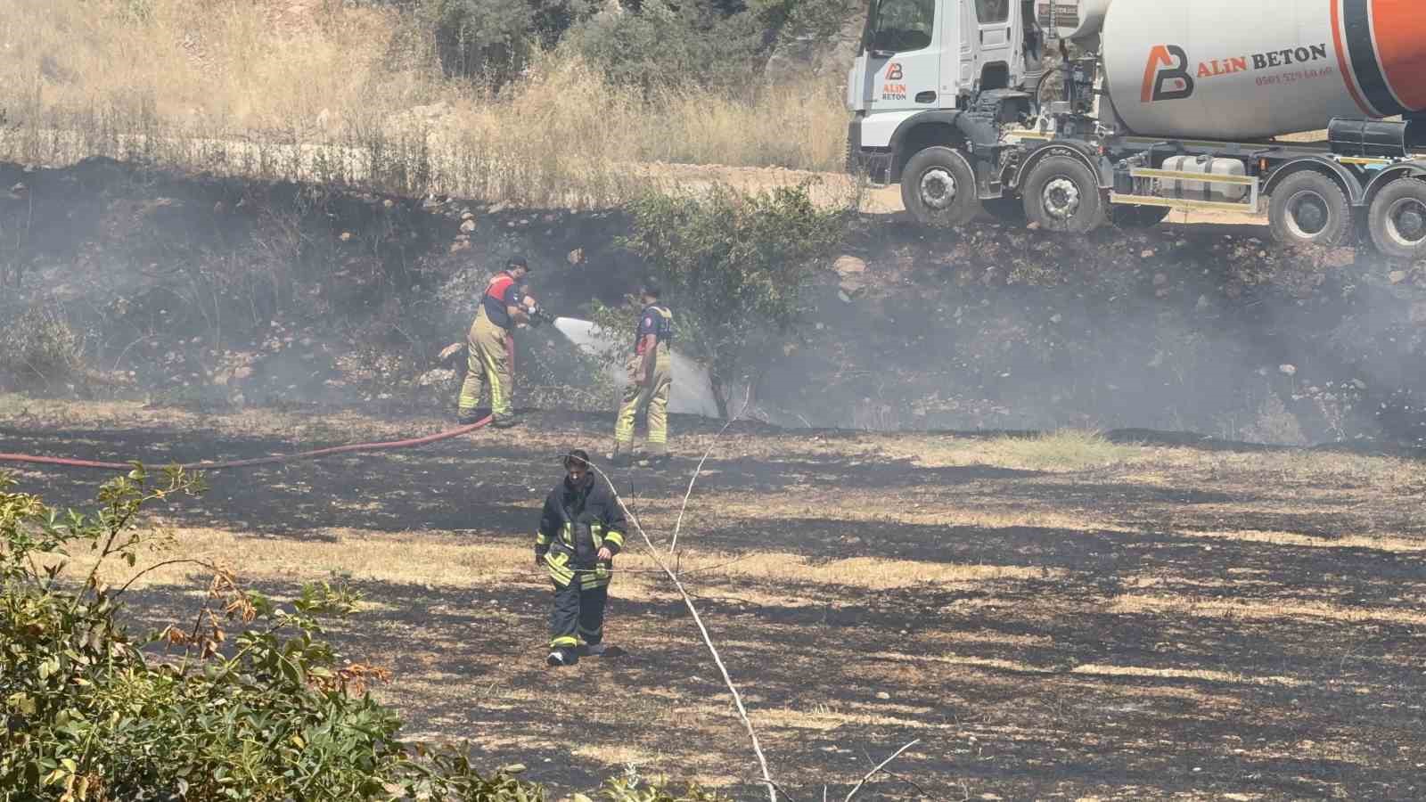 Tokat&rsquo;ta otluk alandaki yangın b&uuml;y&uuml;meden s&ouml;nd&uuml;r&uuml;ld&uuml;