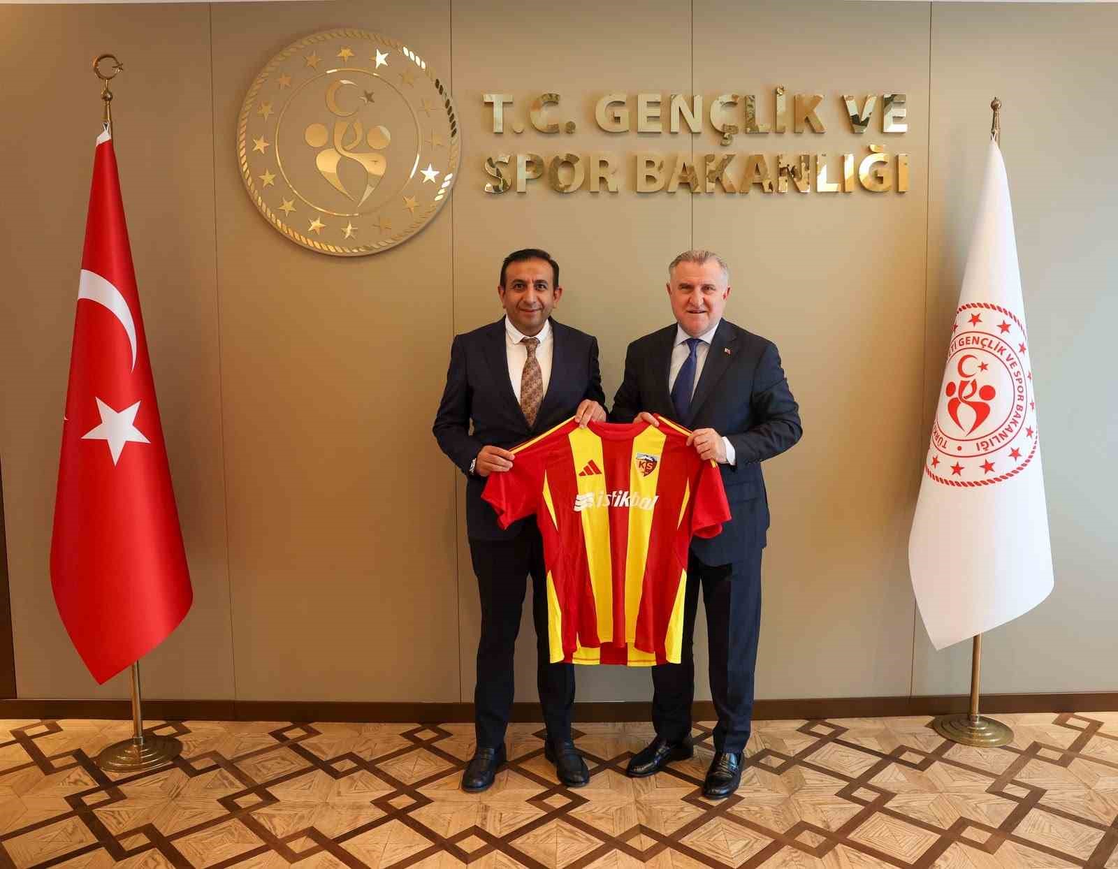 Kayserispor heyetinden Osman Aşkın Bak&rsquo;a ziyaret
