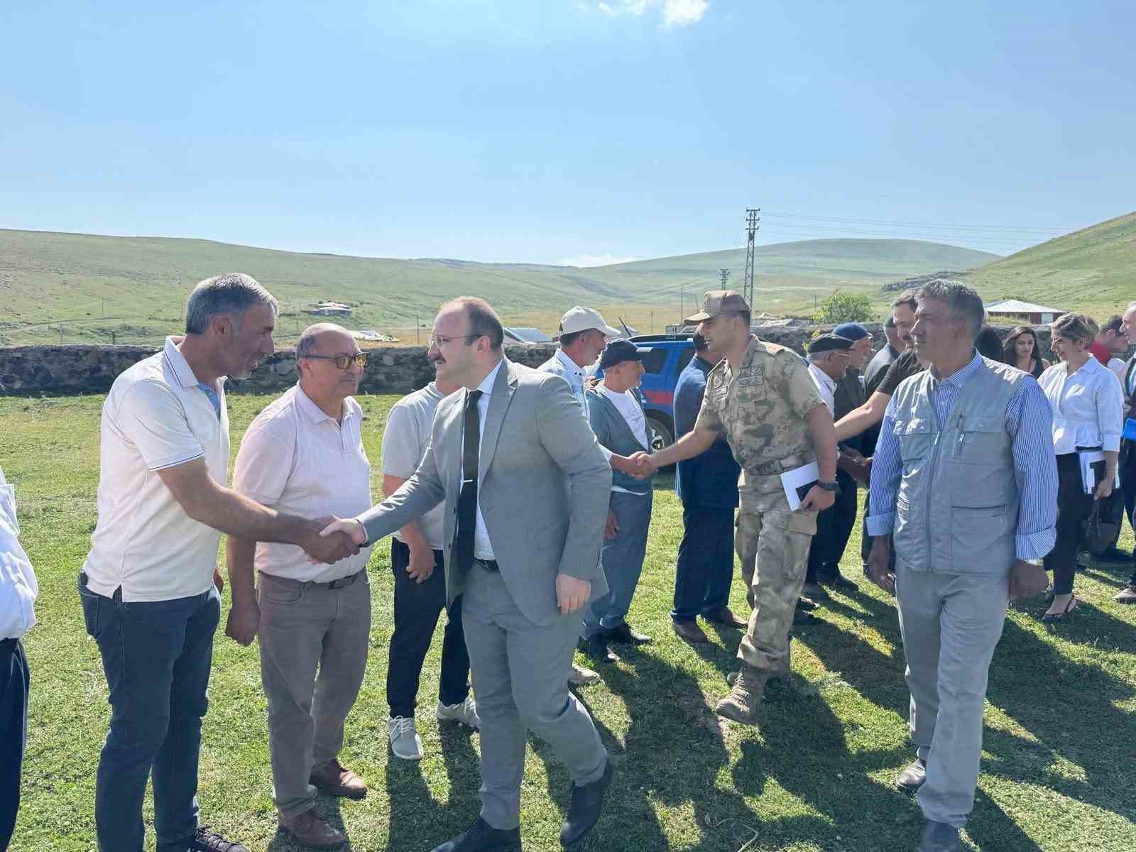 Arpa&ccedil;ay&rsquo;da k&ouml;ylerin ihtiya&ccedil;ları yerinde incelendi