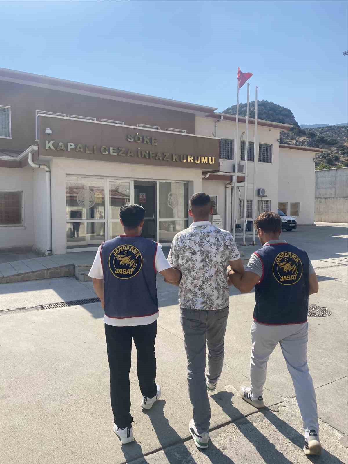 Uyuşturucu suçundan aranan şahıslar Kuşadası ve Germencik’te yakalandı