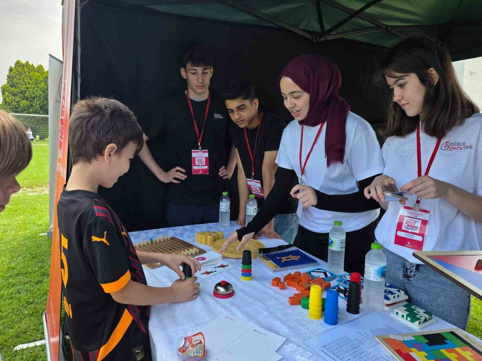 Düzce GençTek bilim şenliği göz doldurdu