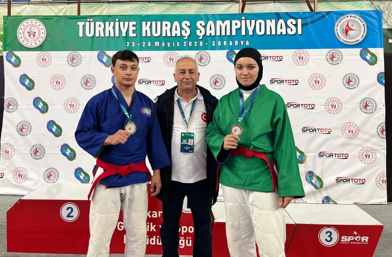 Kütahya Belediyespor’dan Türkiye Kuraş Şampiyonası’nda çifte başarı