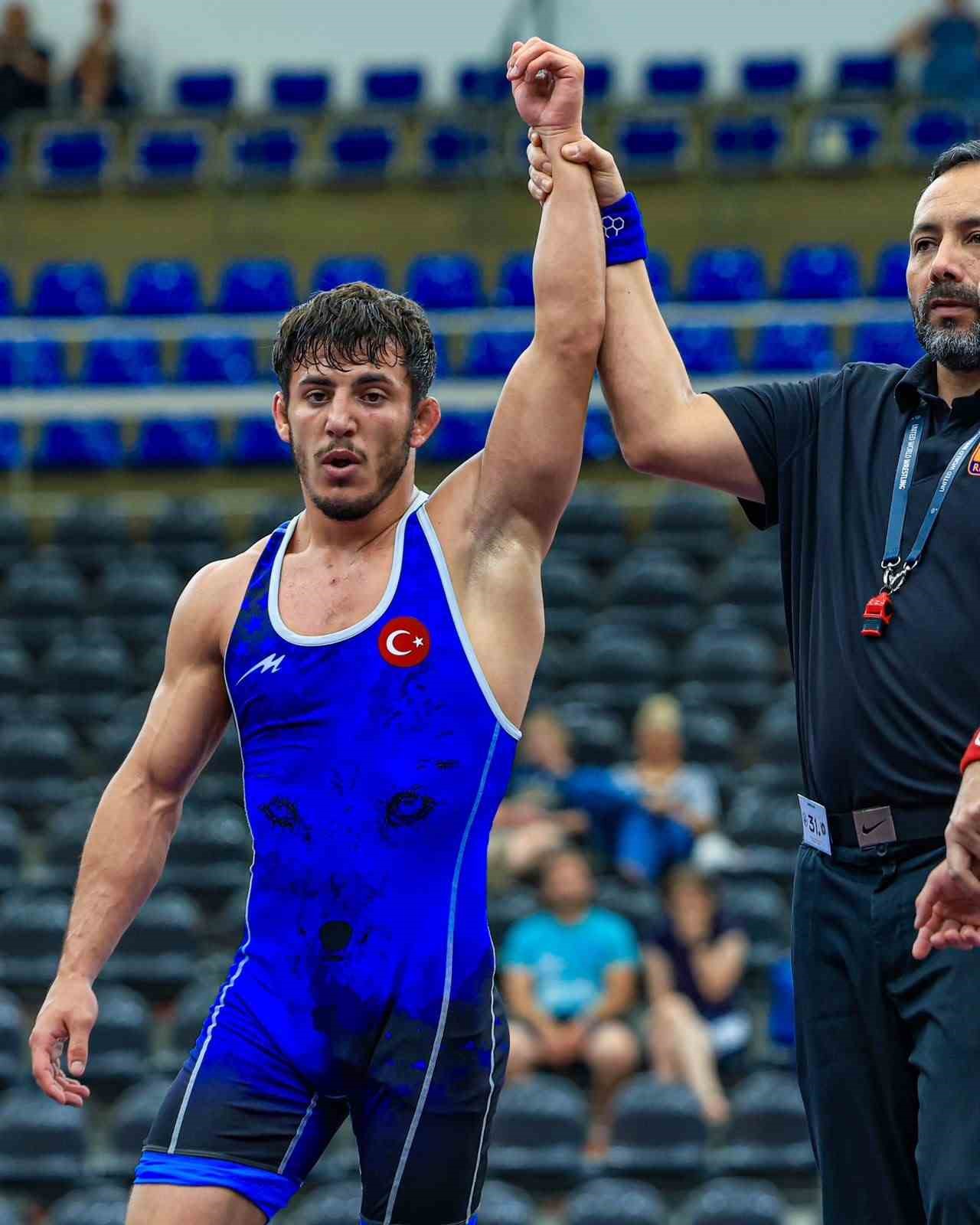 Tolga Özbek’ten gümüş, Alperen Atar’dan bronz madalya