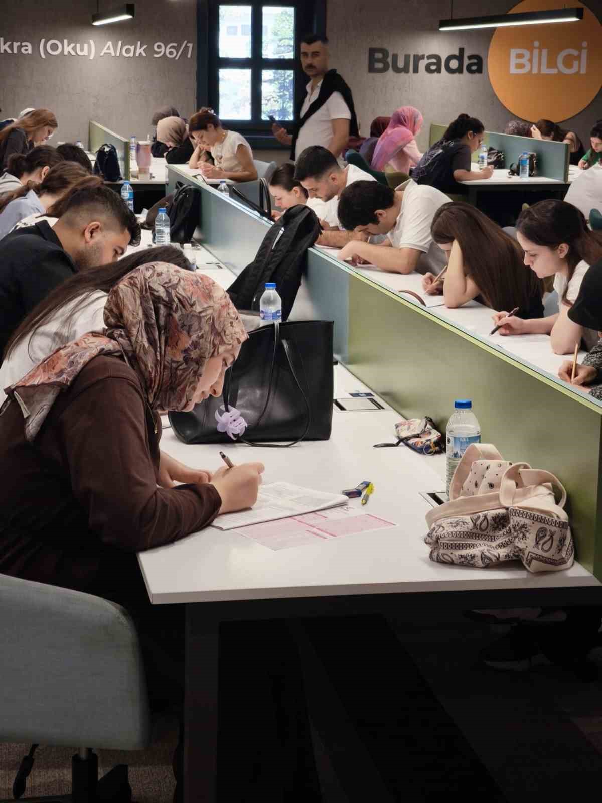 Yıldırım’da gençlere KPSS desteği