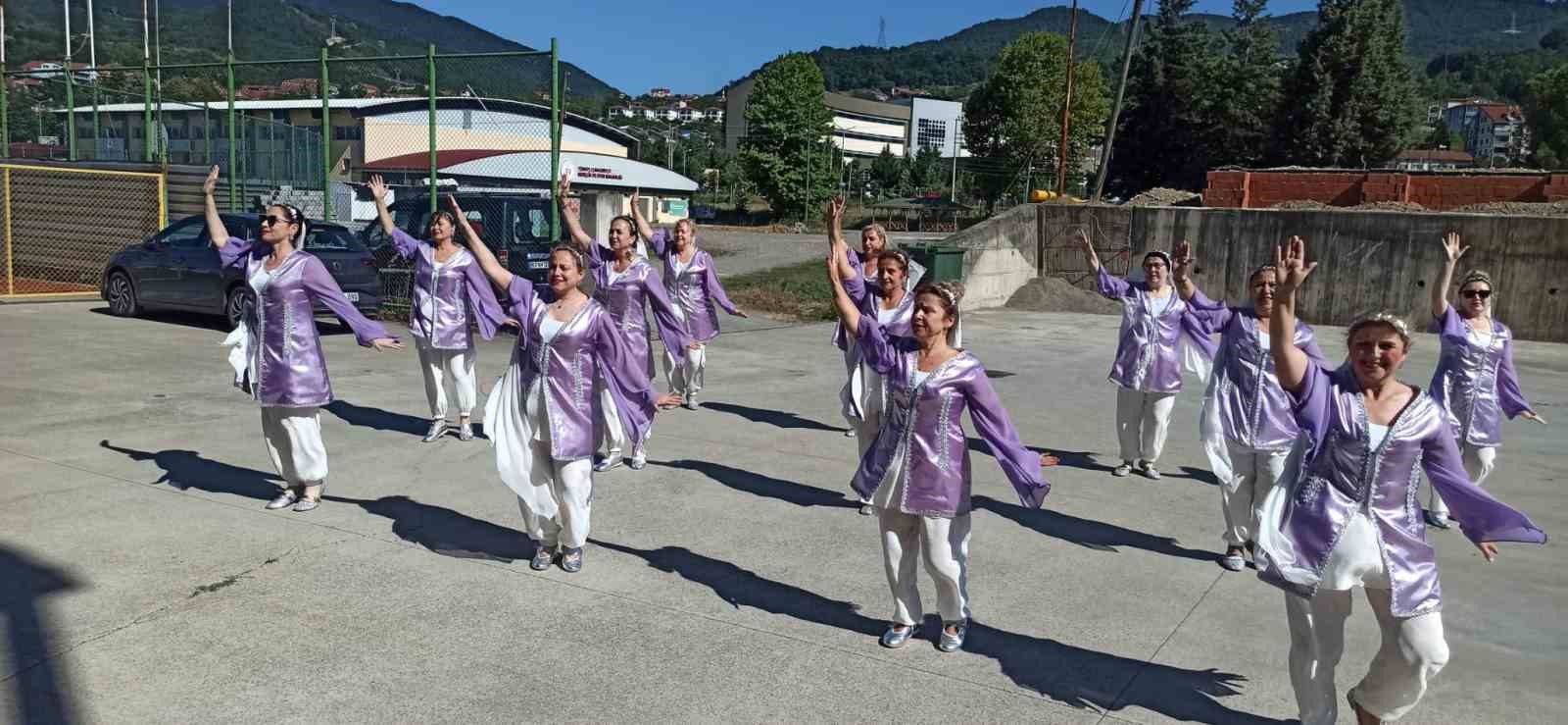 Devrek Halk Oyunları ekibi Makedonya yolcusu