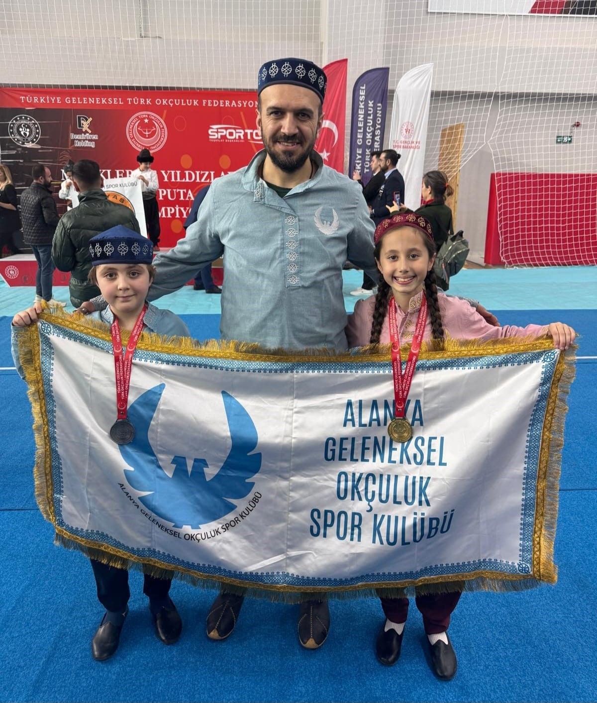 Alanyalı minik okçular Türkiye Şampiyonası’ndan madalyalarla döndü