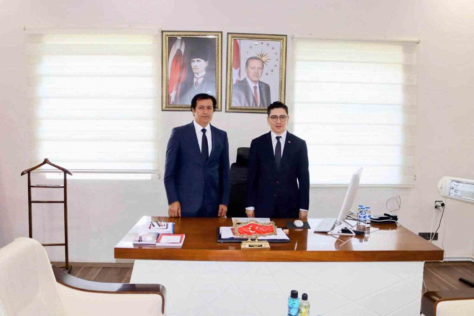 Rekt&ouml;r Emiroğlu&rsquo;ndan Kaymakam Sakızcı&rsquo;ya hayırlı olsun ziyareti