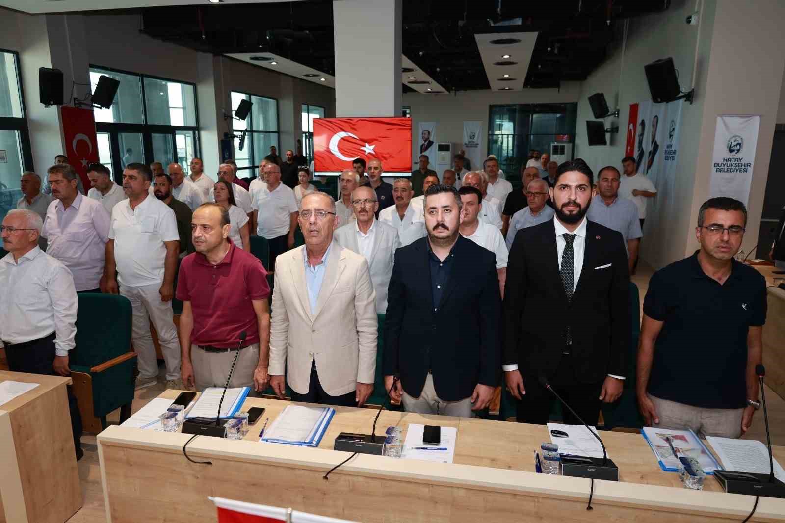 Hatay büyükşehir Belediyesi, savaşın izlerinin silindiği Suriye’nin 2 kentine araç hibe edecek