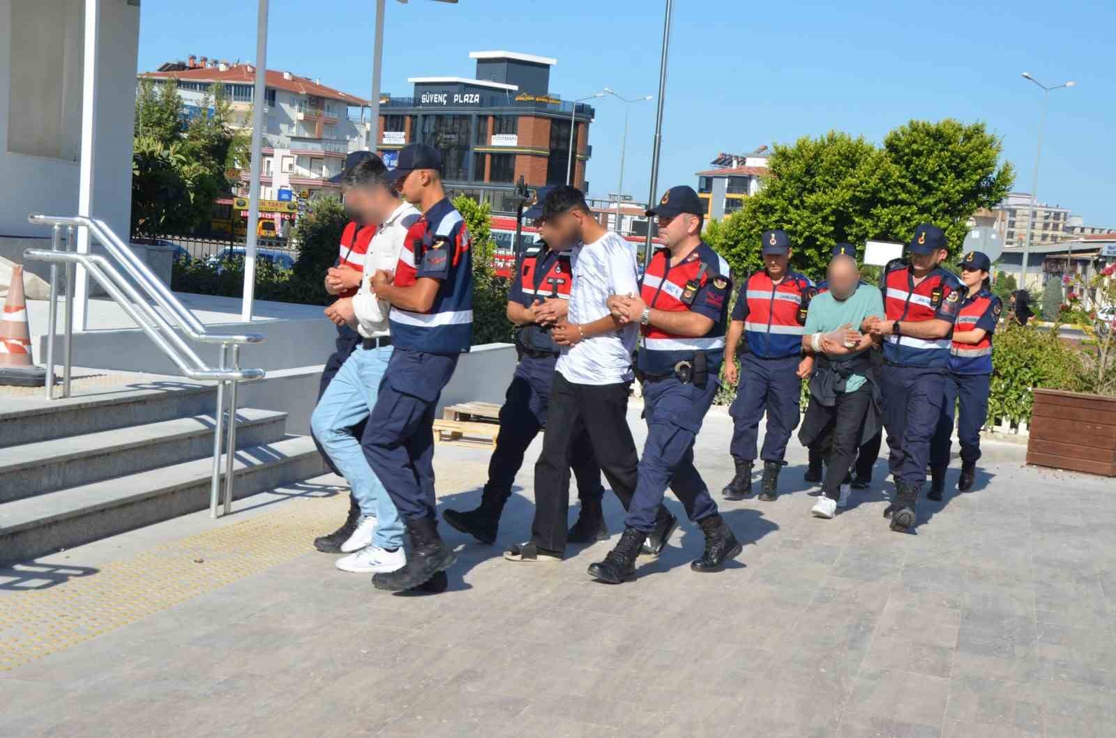 Sosyal medya dolandırıcılığına jandarma operasyonu: 4 gözaltı