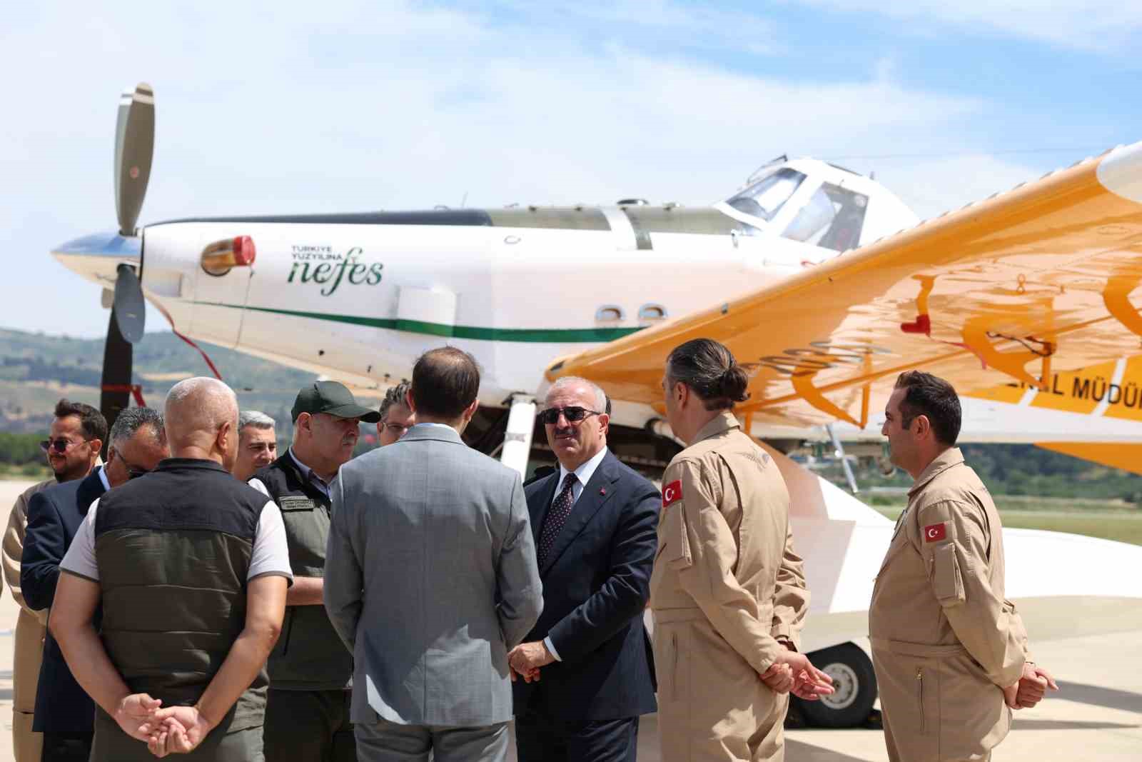 Vali Toraman’dan yangın söndürme uçakları ve helikopterleri pilotlarına ziyaret