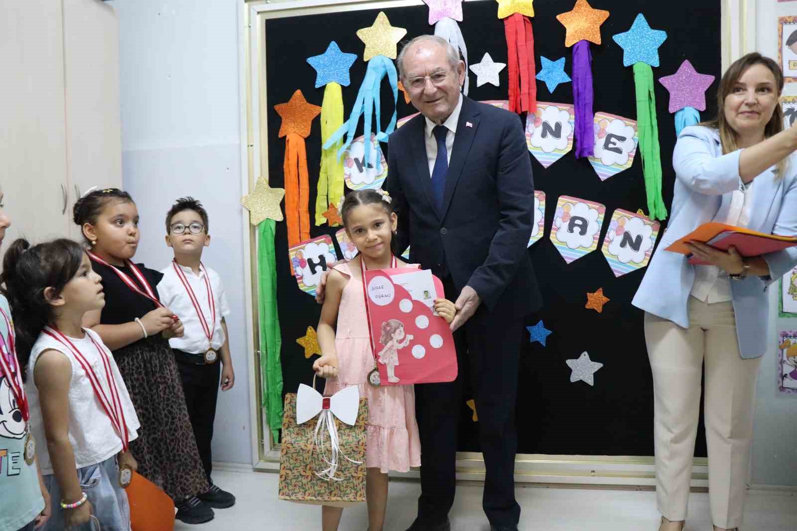 Denizli&rsquo;de 180 bin &ouml;ğrenci karne sevinci yaşadı