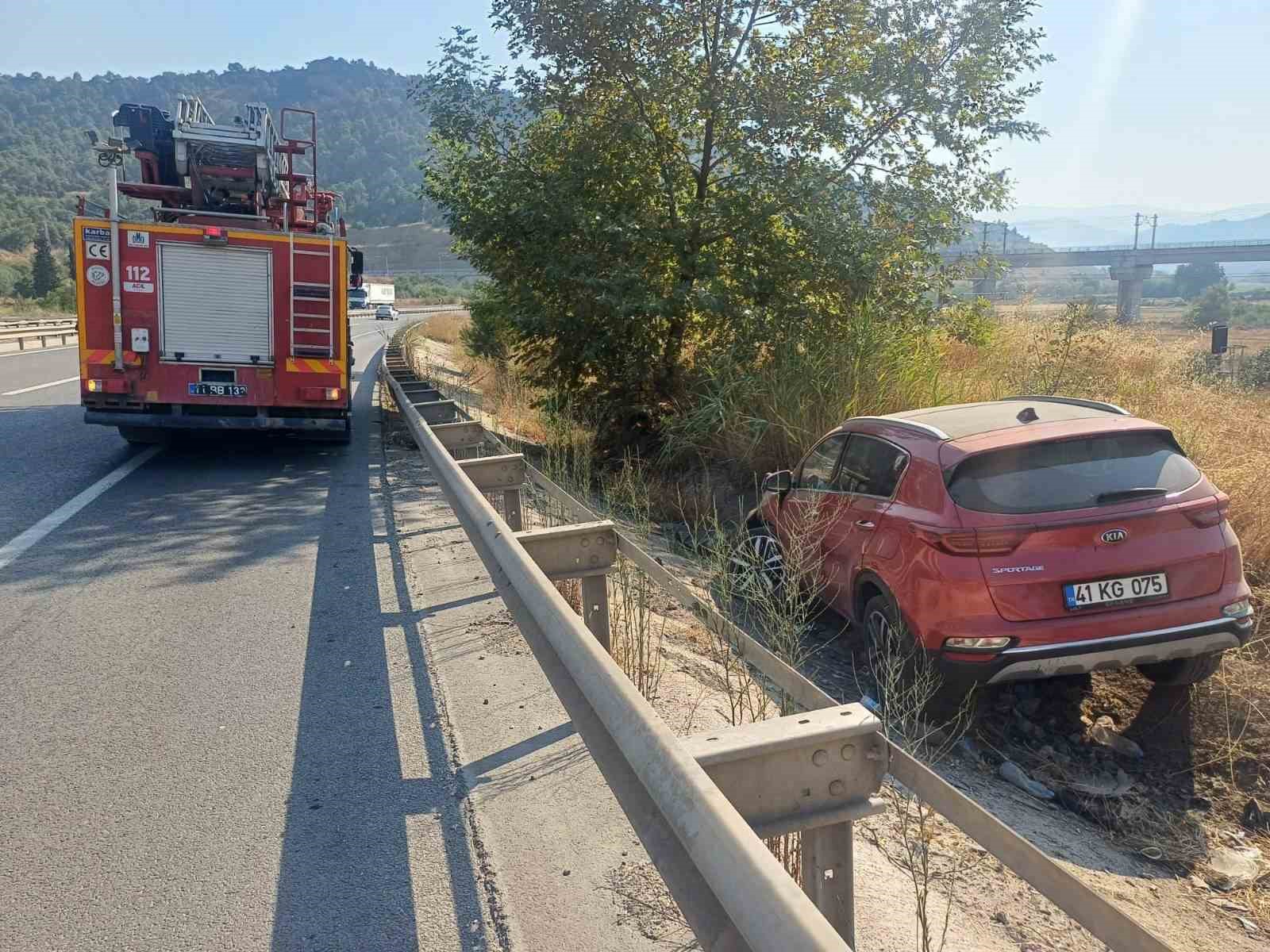 Bilecik’te otomobil bankete düştü: 4 yaralı