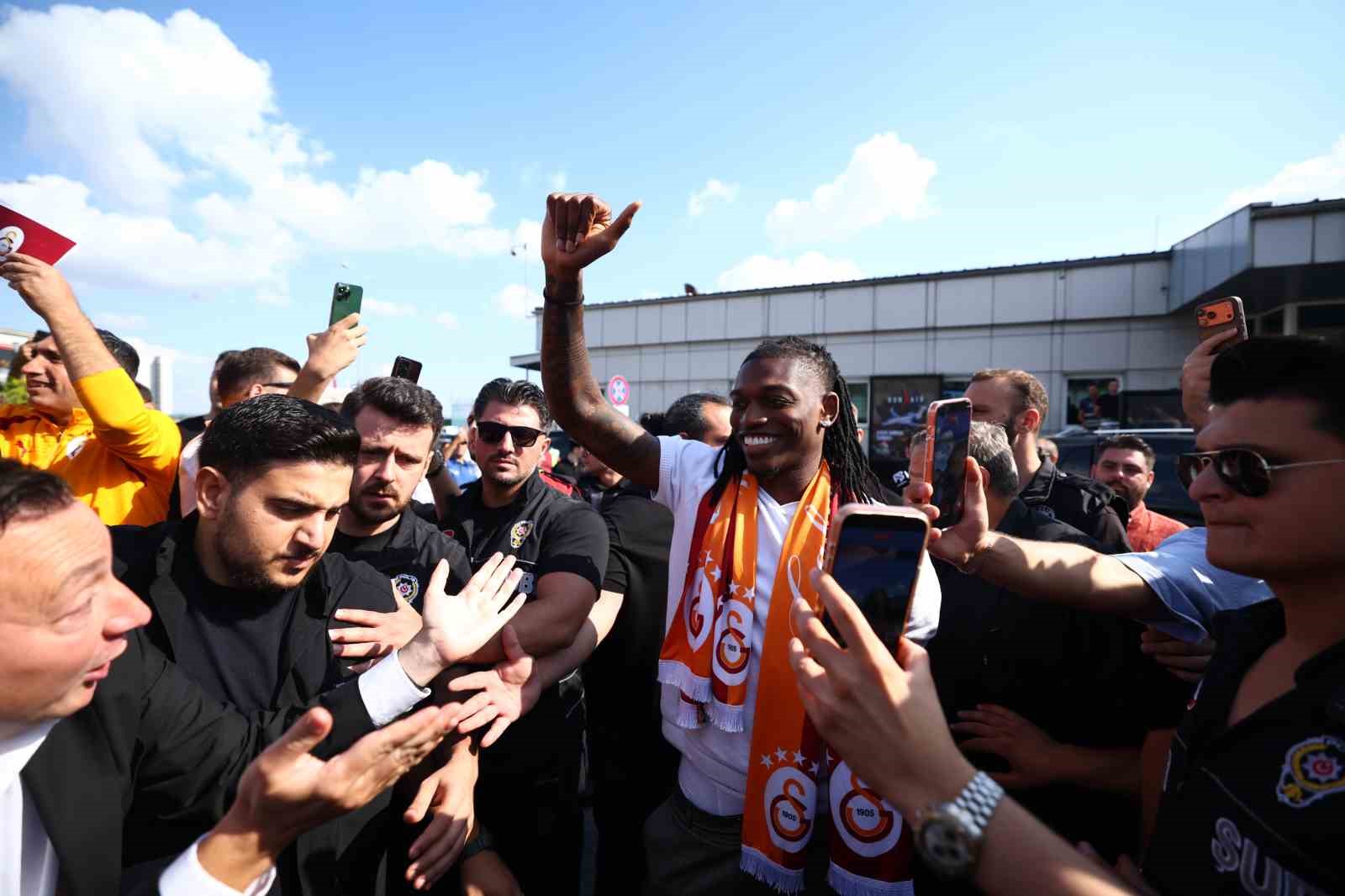 Galatasaray’ın yeni transferi Rafael Leao İstanbul’da