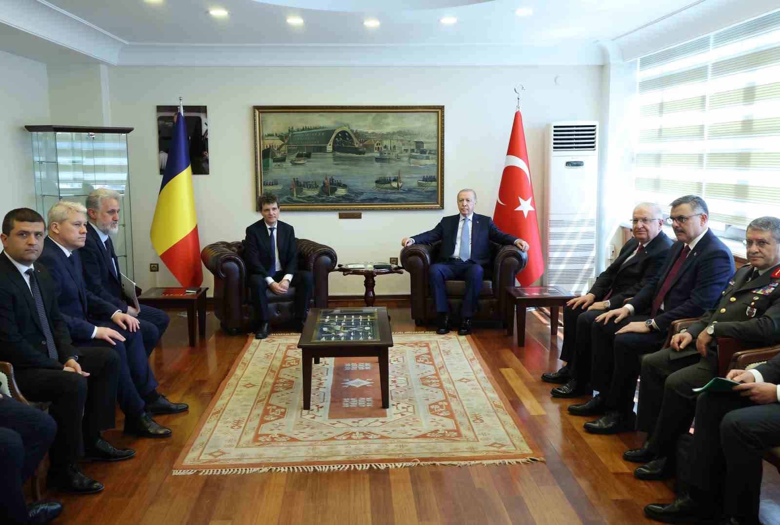 Cumhurbaşkanı Erdoğan, Romanya Cumhurbaşkanı Dan ile g&ouml;r&uuml;şt&uuml;