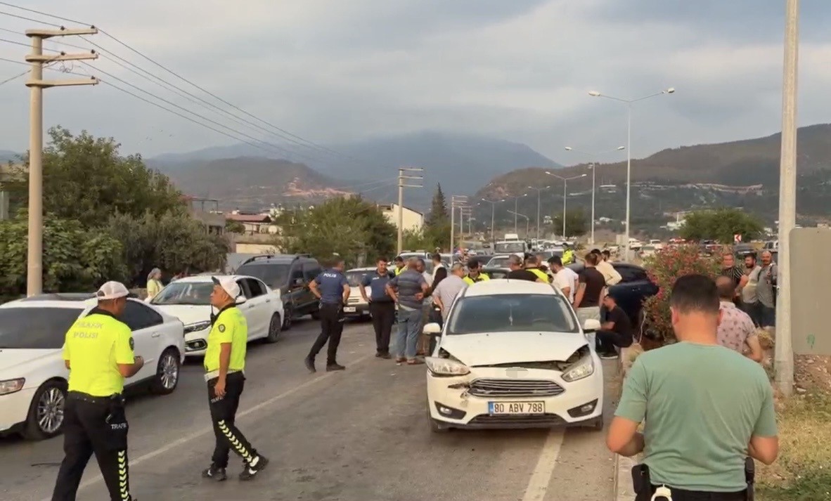 Osmaniye’de zincirleme trafik kazası: 2 yaralı