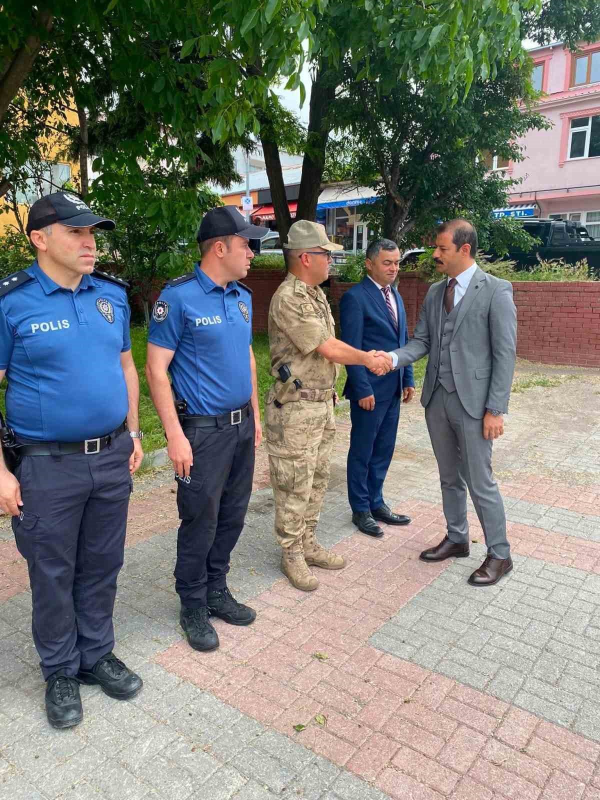 Posof Kaymakamı Bertan Görevine başladı