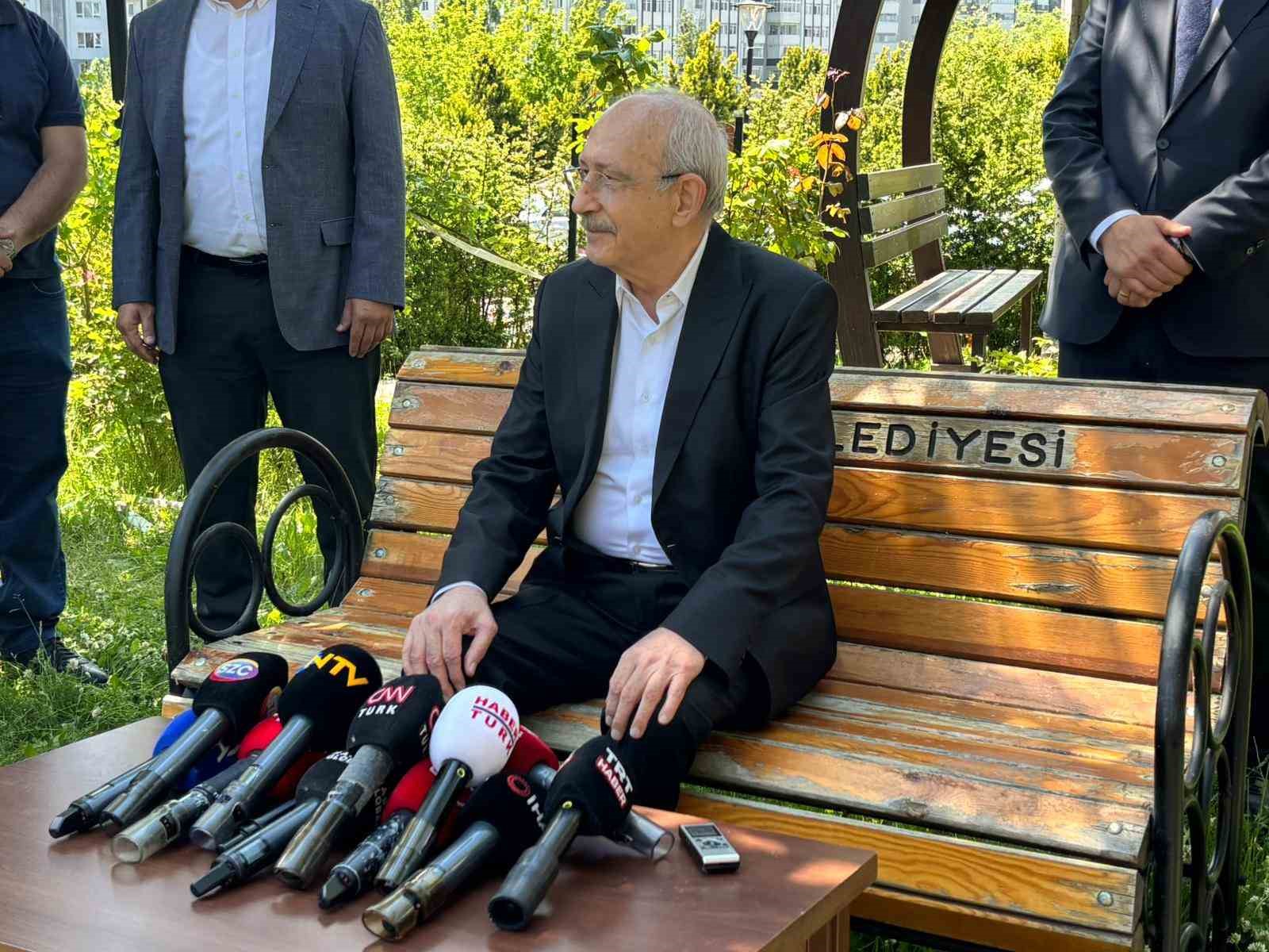 CHP Genel Başkanı Kılıçdaroğlu: "Kurultayın yasal zeminde yapılması lazım, tedbir kararı kalktıktan sonra kurultay yapılır"