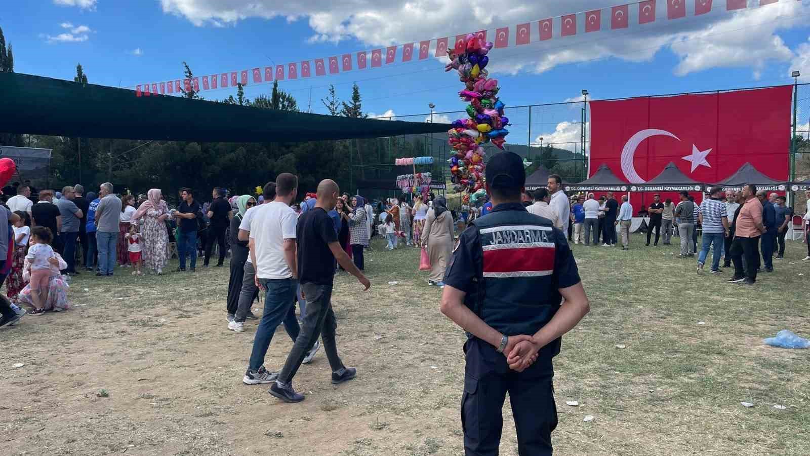 Hıdırellez şenliğinde 5 bin vatandaşa g&uuml;venlik hizmeti
