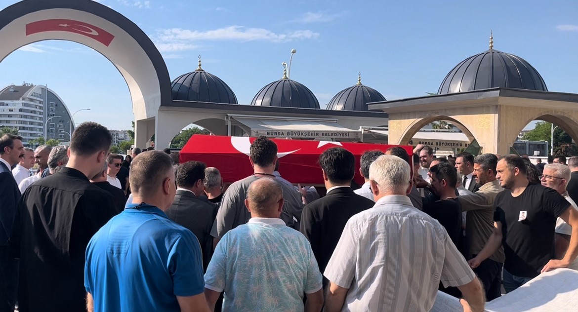 Duruşmada kalp krizi geçirerek hayatını kaybeden Cumhuriyet Savcısı son yolculuğuna uğurlandı