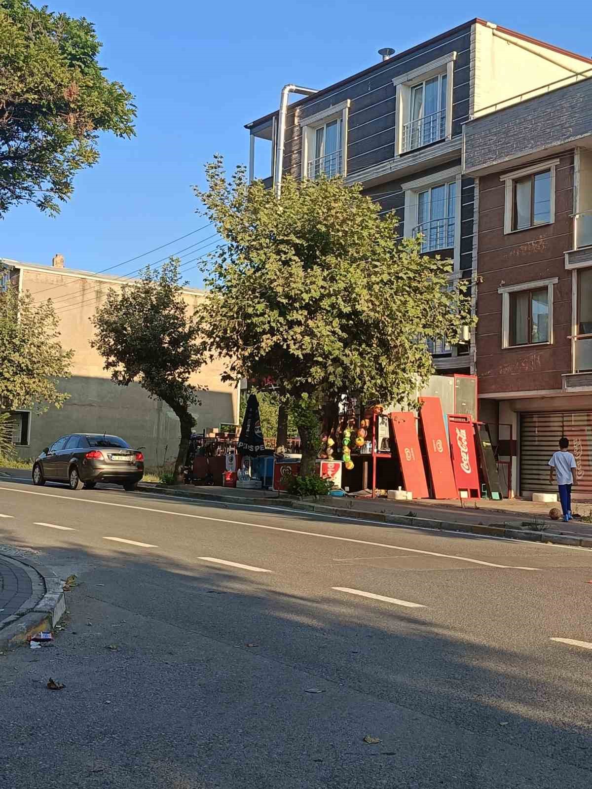 Otomobilin çarptıktan sonra üzerinden geçtiği genç kız ağır yaralandı